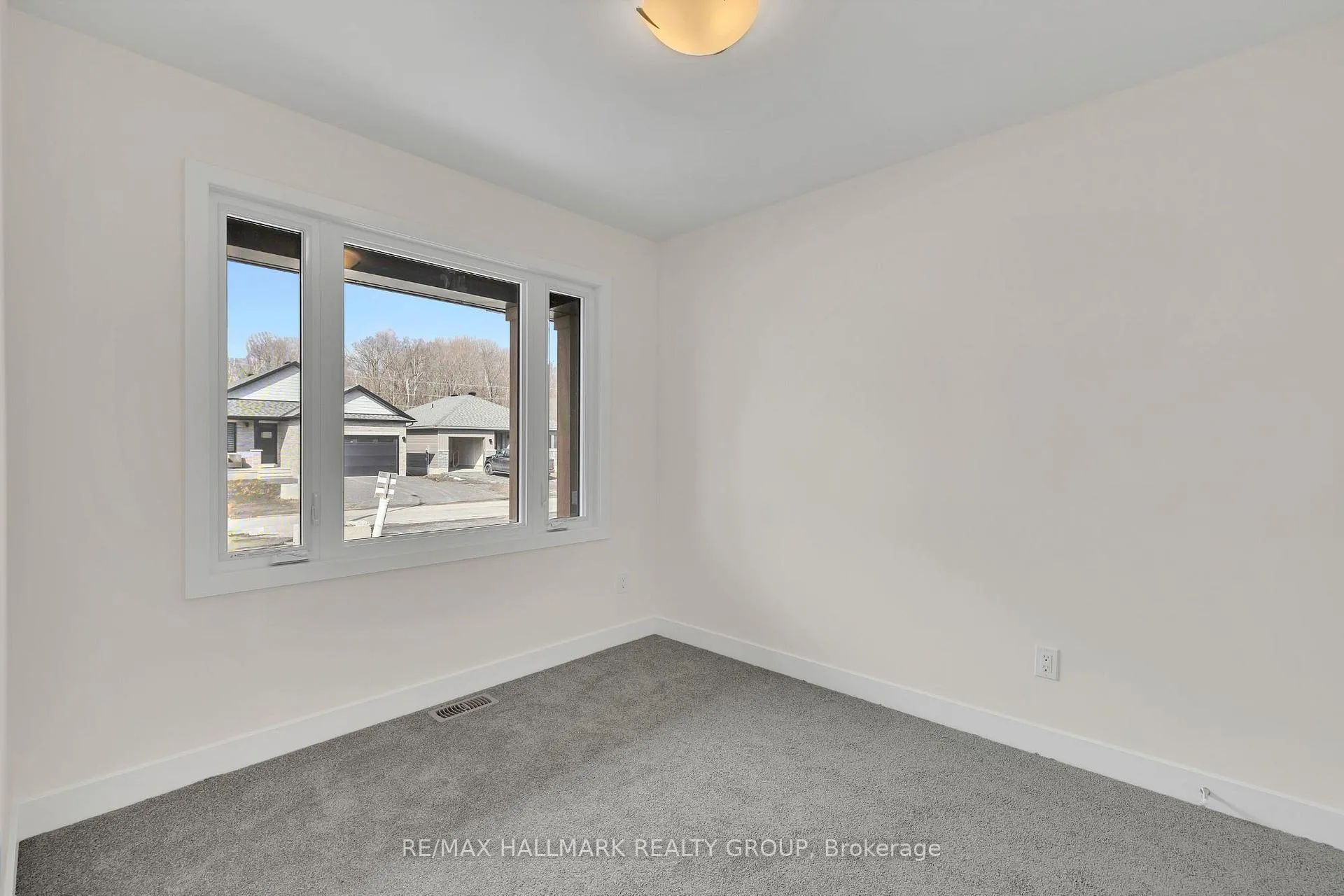 Photo 299 of 188 Seabert Drive, Arnprior — HOMEH