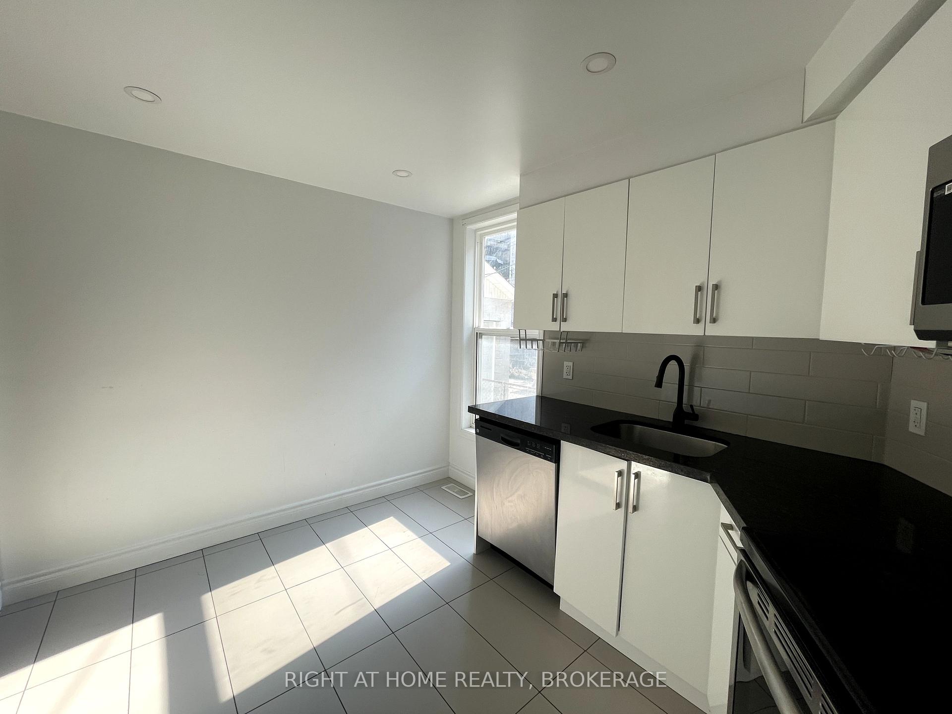 Photo 8 of Unit 1, 97 D'arcy Street, Toronto, Kensington-Chinatown — HOMEH