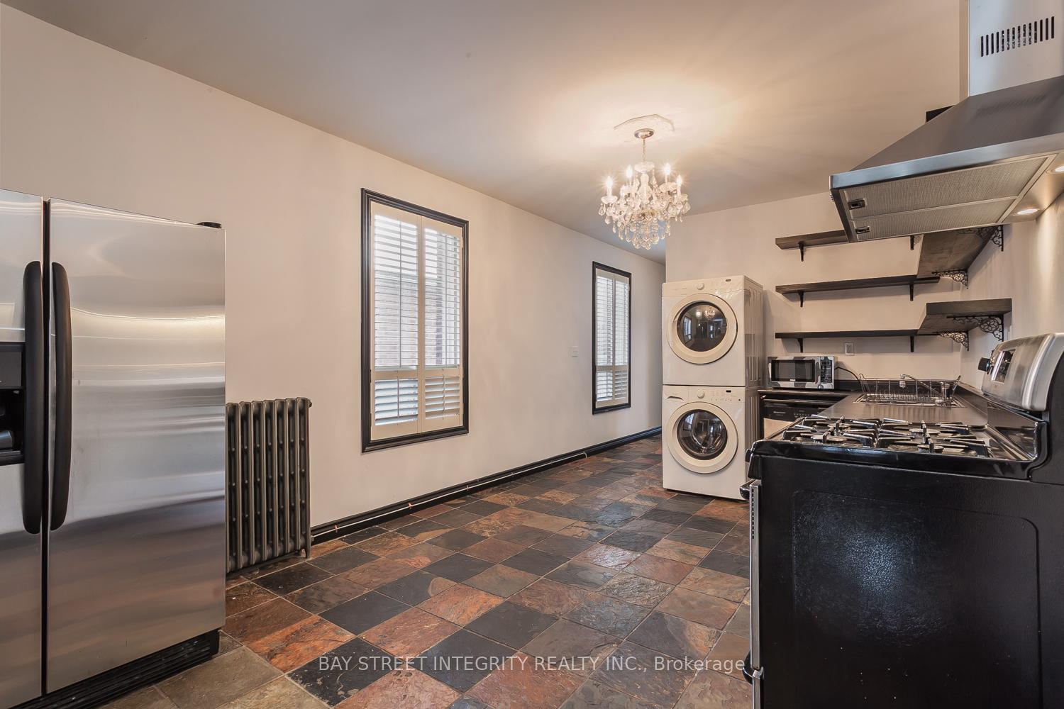 Photo 2 of Unit 2, 261 Markham Street, Toronto, Trinity-Bellwoods — HOMEH