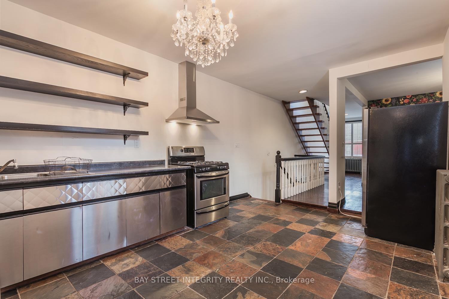 Photo 4 of Unit 2, 261 Markham Street, Toronto, Trinity-Bellwoods — HOMEH