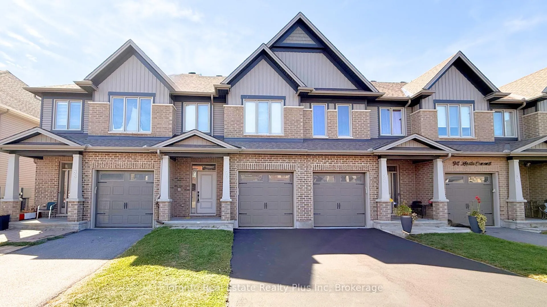 Photo 2 of 90 Nepeta Crescent, Ottawa, Blossom Park/Kemp Park/Findlay Creek — HOMEH
