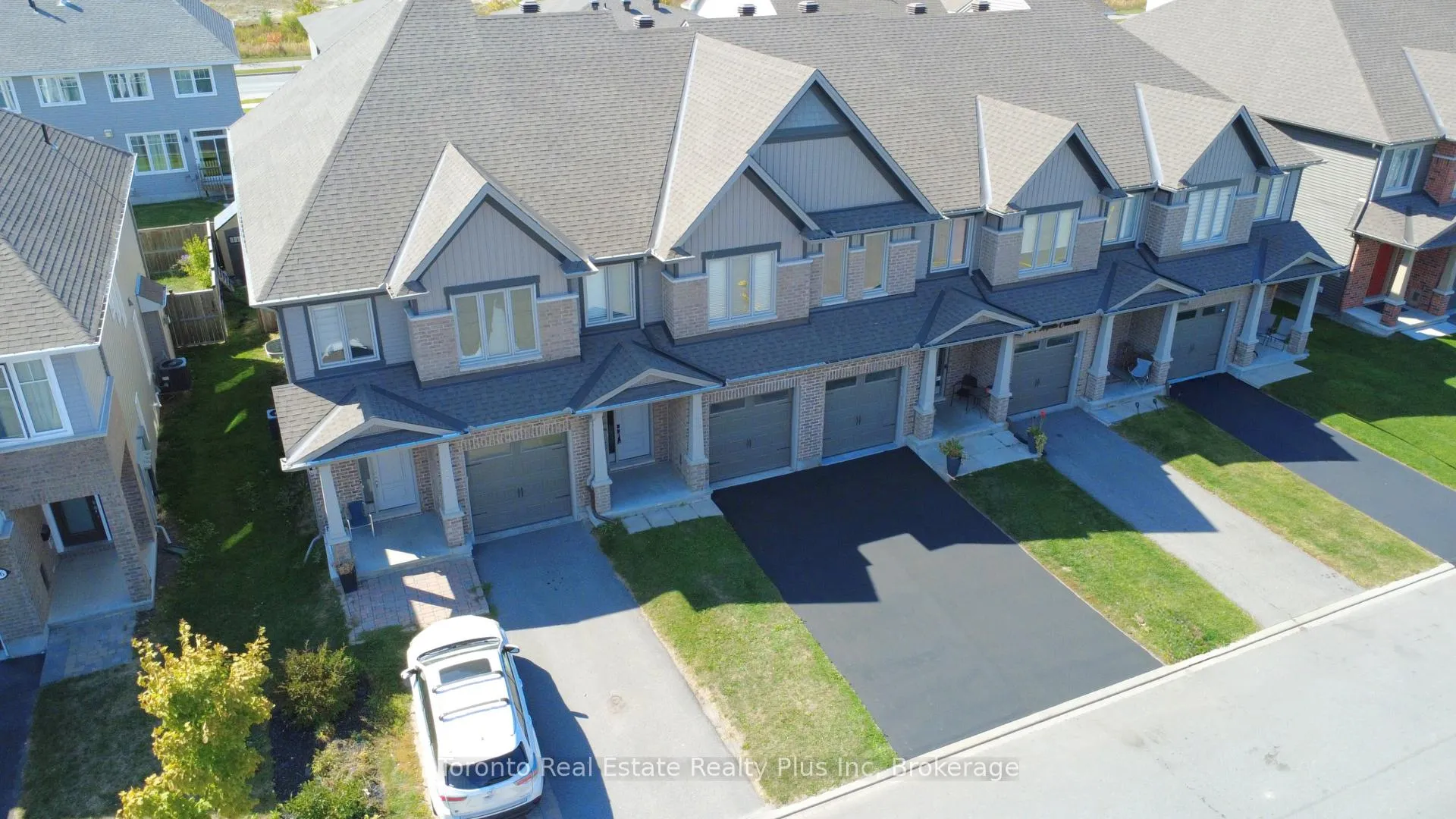 Photo 3 of 90 Nepeta Crescent, Ottawa, Blossom Park/Kemp Park/Findlay Creek — HOMEH