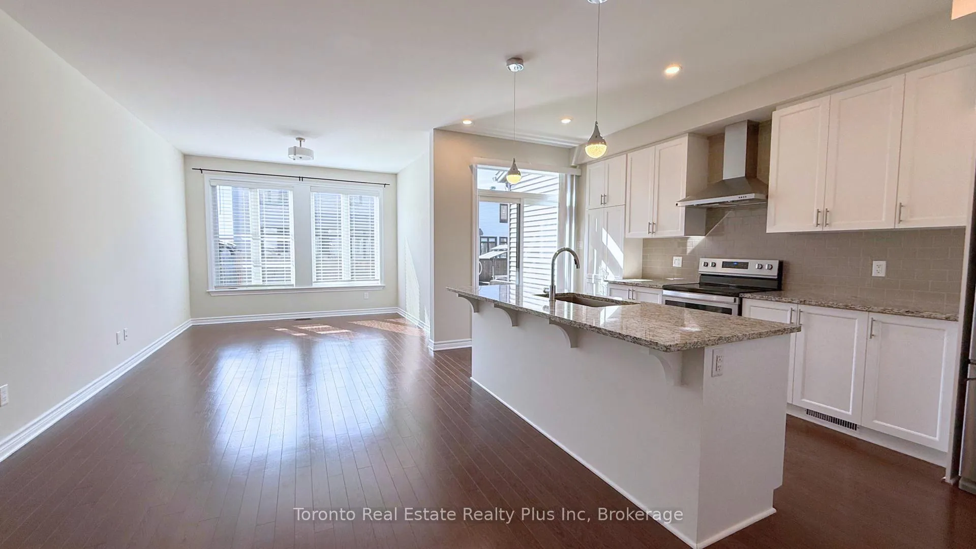 Photo 5 of 90 Nepeta Crescent, Ottawa, Blossom Park/Kemp Park/Findlay Creek — HOMEH
