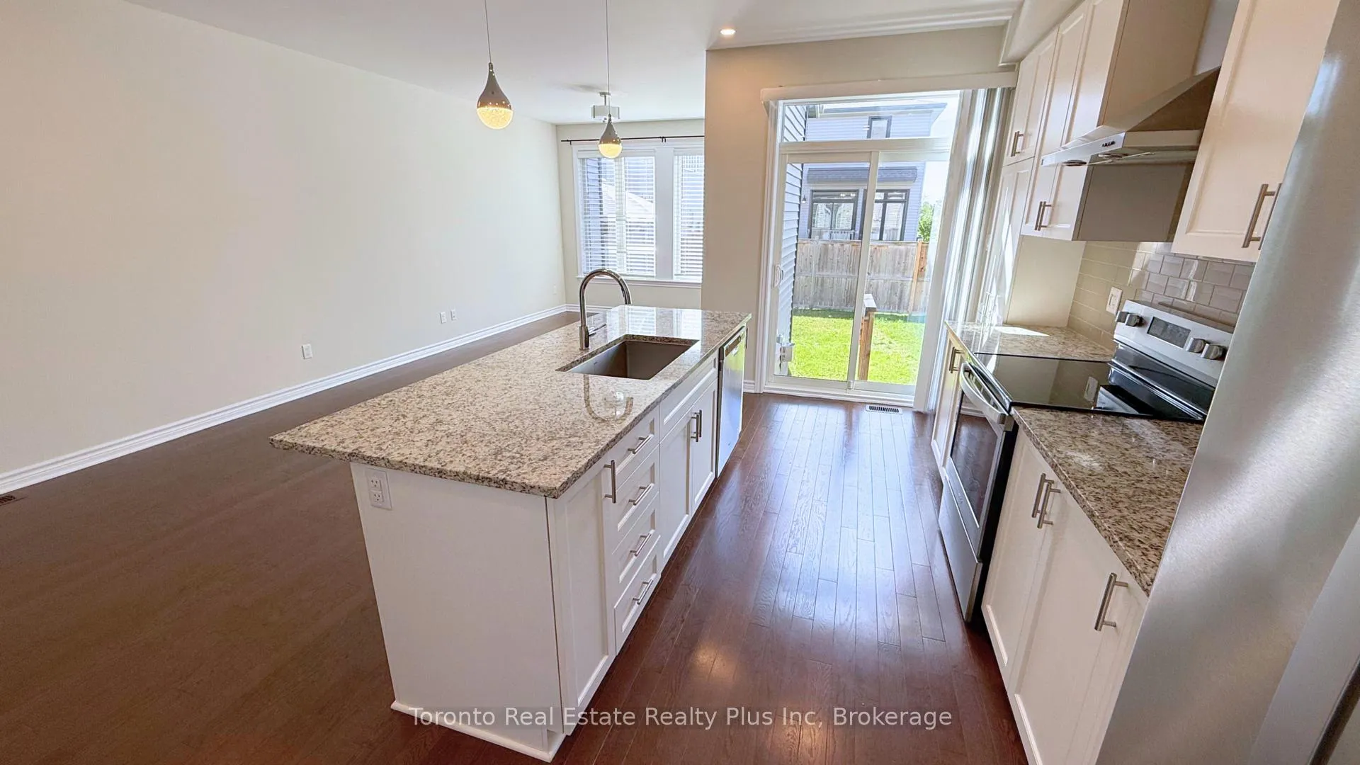 Photo 6 of 90 Nepeta Crescent, Ottawa, Blossom Park/Kemp Park/Findlay Creek — HOMEH