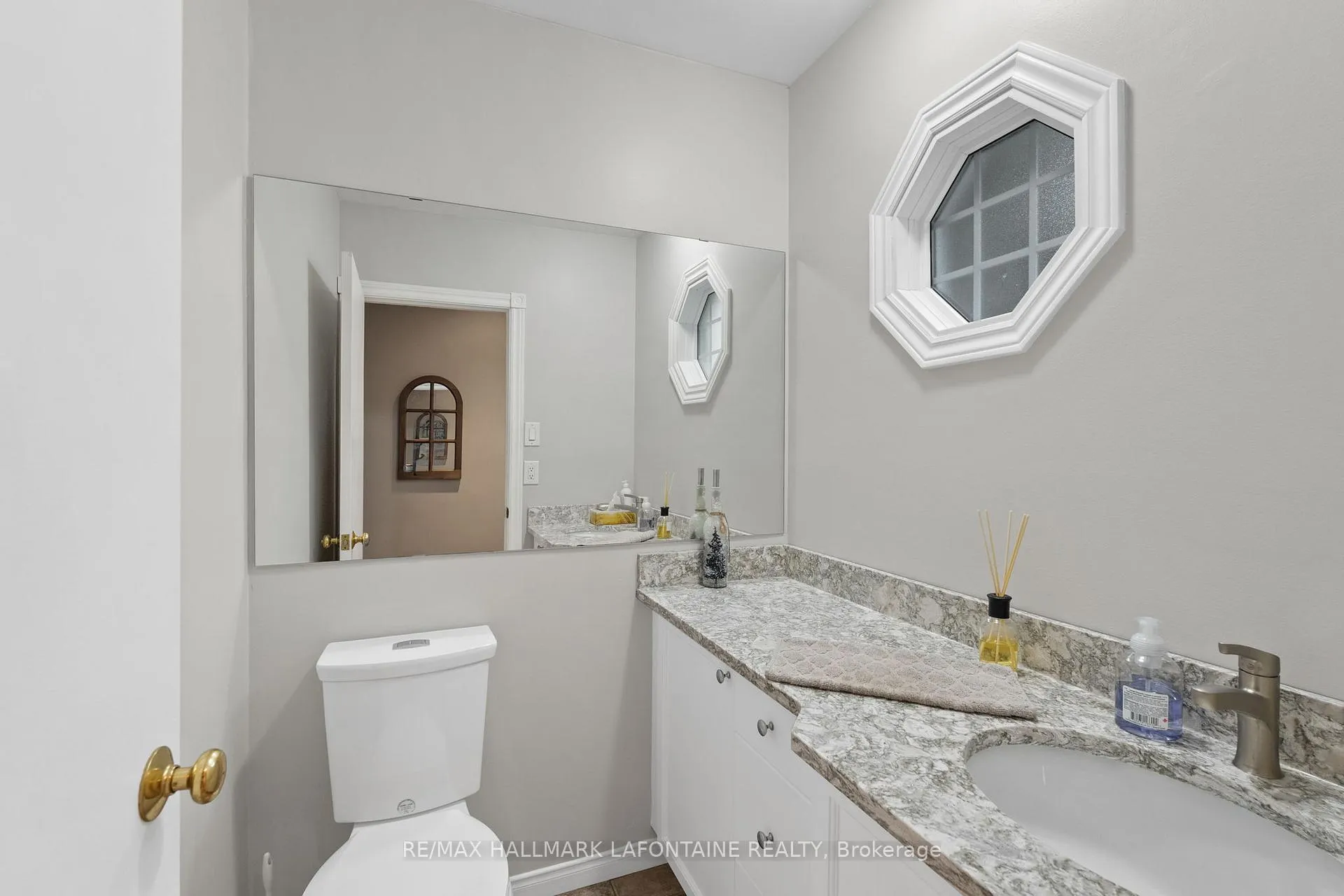Photo 28 of 876 Walkley Road, Ottawa, Riverside Park South — HOMEH