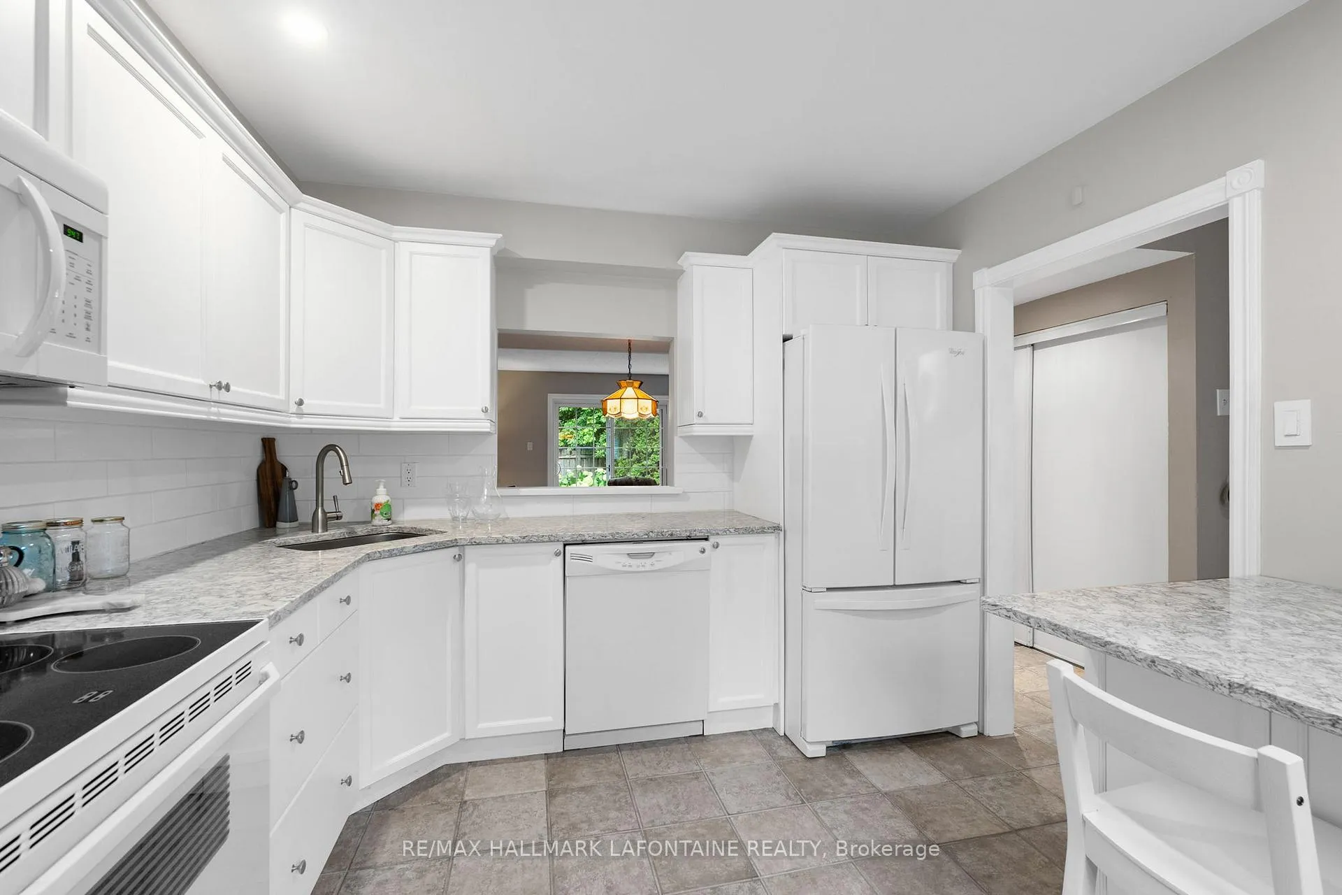 Photo 63 of 876 Walkley Road, Ottawa, Riverside Park South — HOMEH