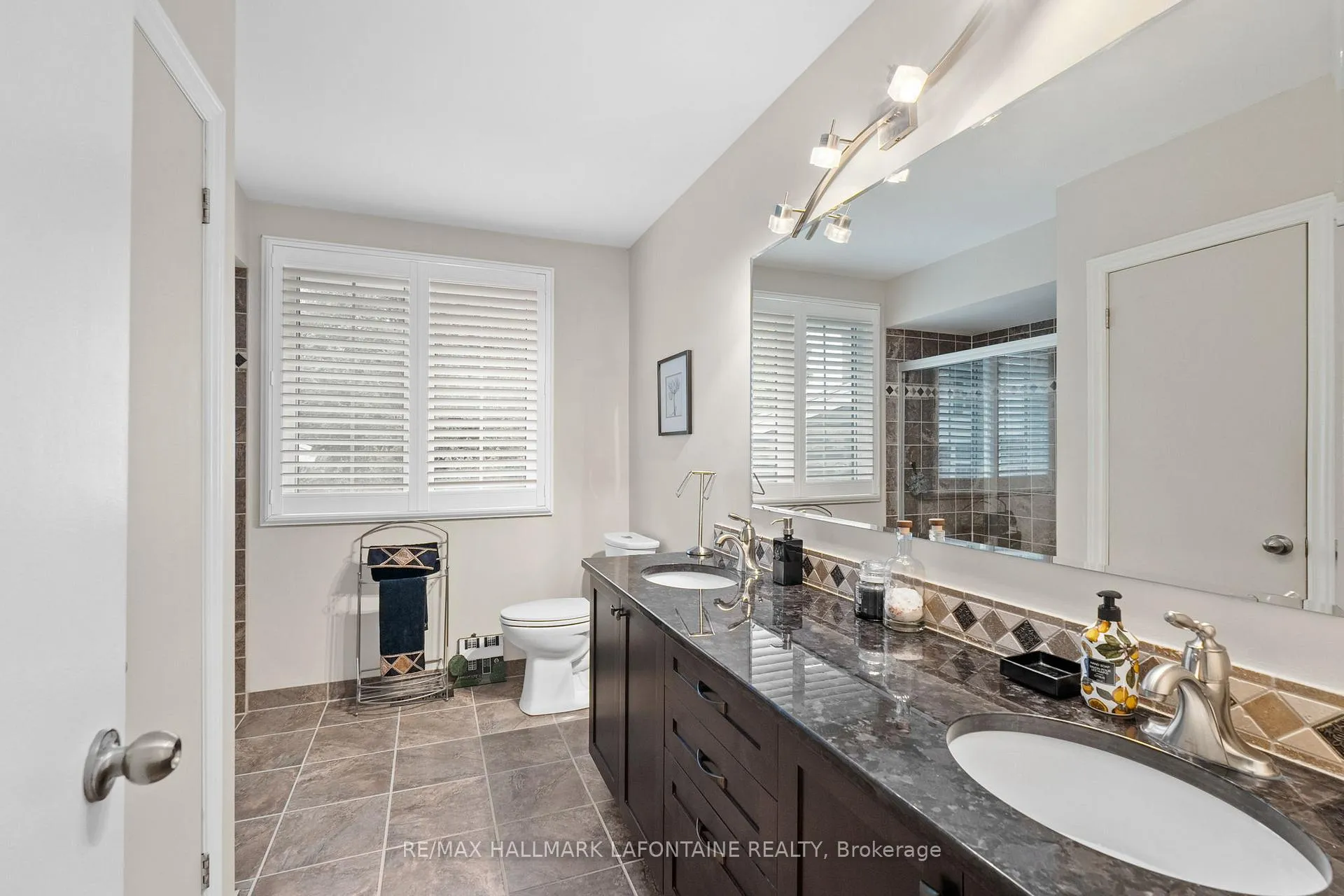 Photo 176 of 876 Walkley Road, Ottawa, Riverside Park South — HOMEH