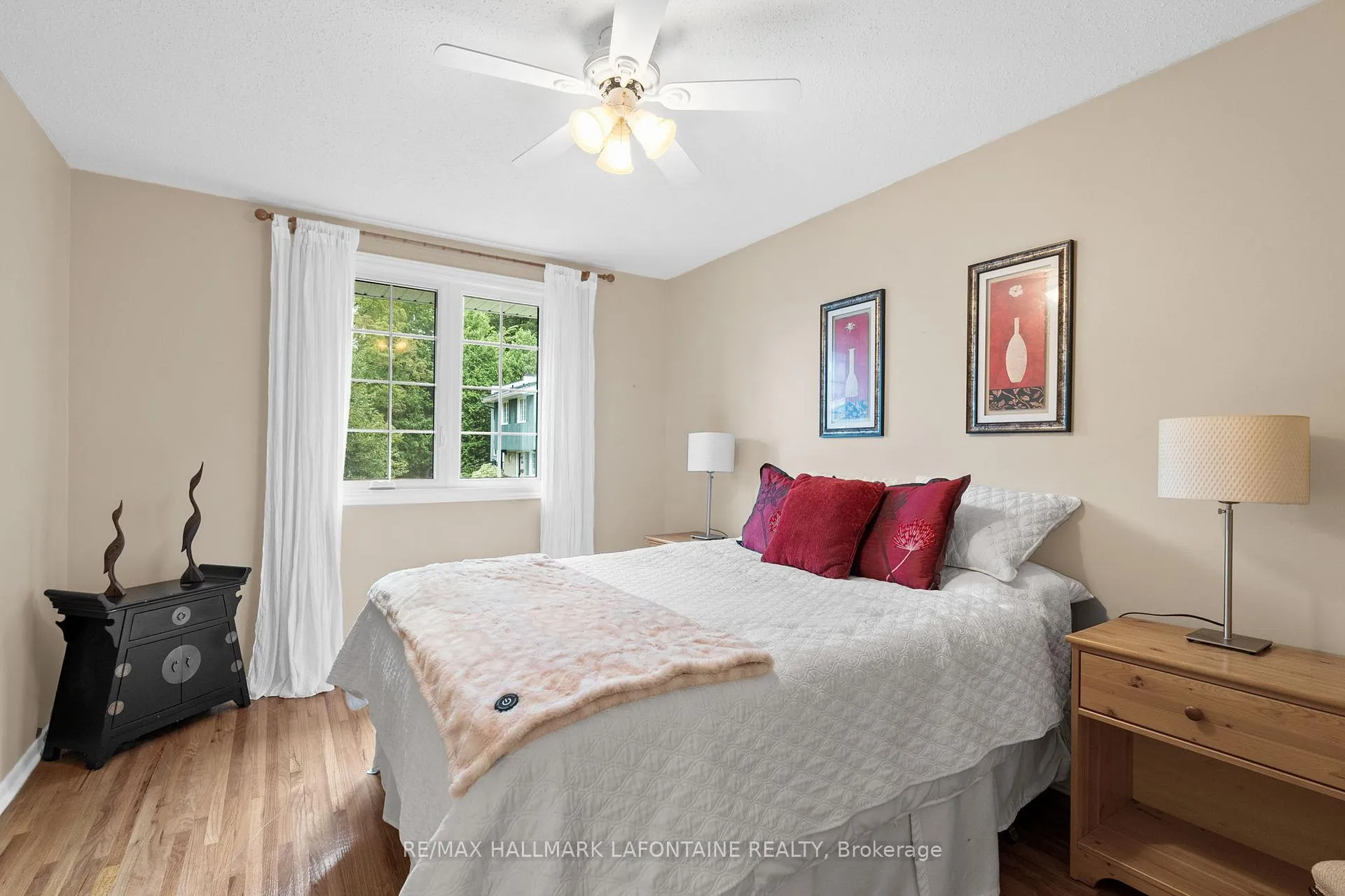 Photo 206 of 876 Walkley Road, Ottawa, Riverside Park South — HOMEH