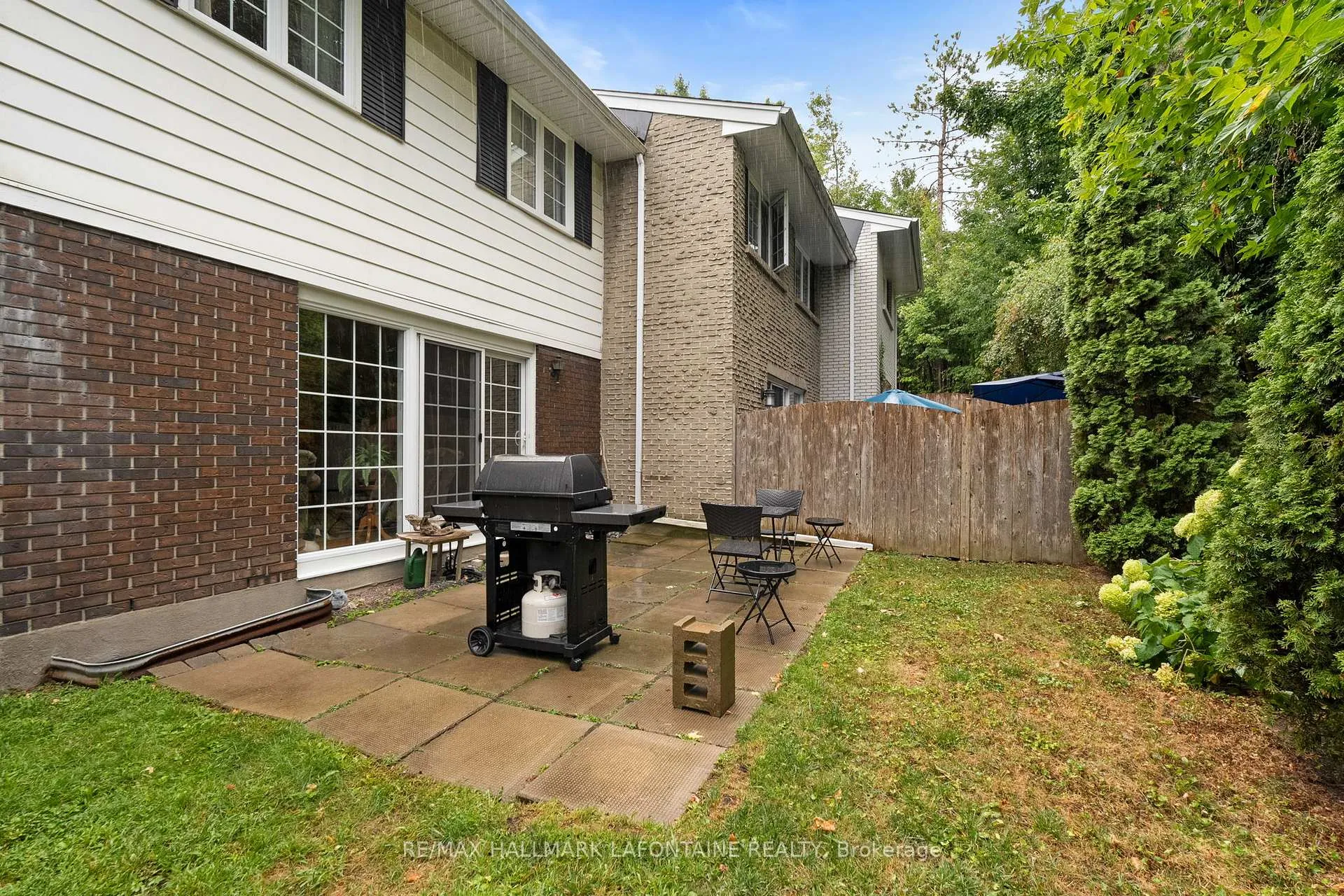 Photo 315 of 876 Walkley Road, Ottawa, Riverside Park South — HOMEH