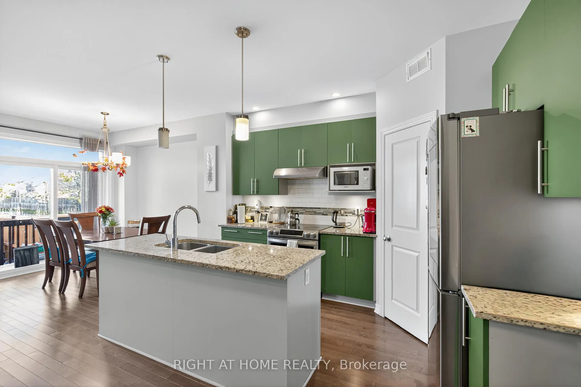 Photo 7 of 772 Cedar Creek Drive, Ottawa, Blossom Park/Kemp Park/Findlay Creek — HOMEH
