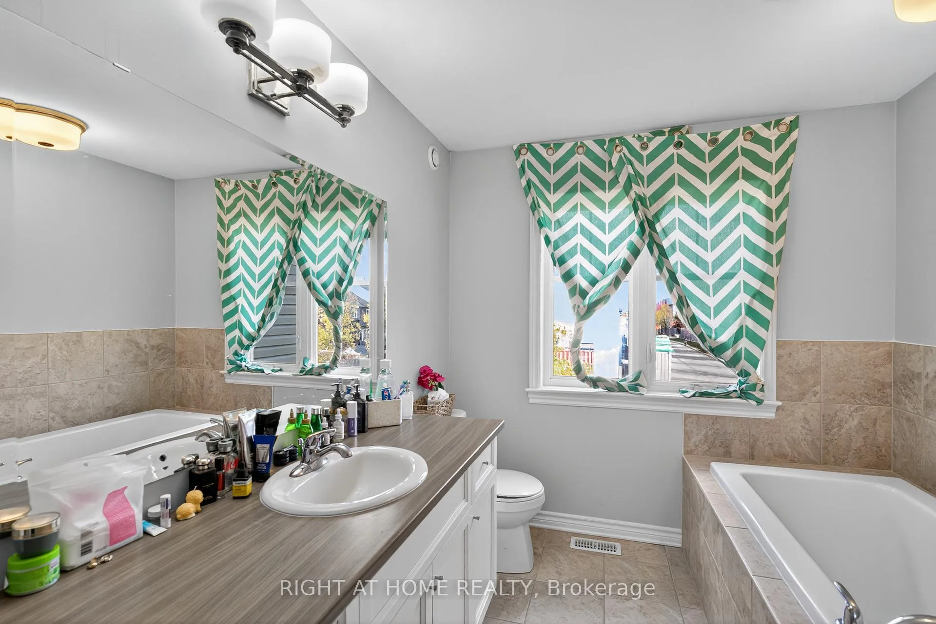 Photo 23 of 772 Cedar Creek Drive, Ottawa, Blossom Park/Kemp Park/Findlay Creek — HOMEH