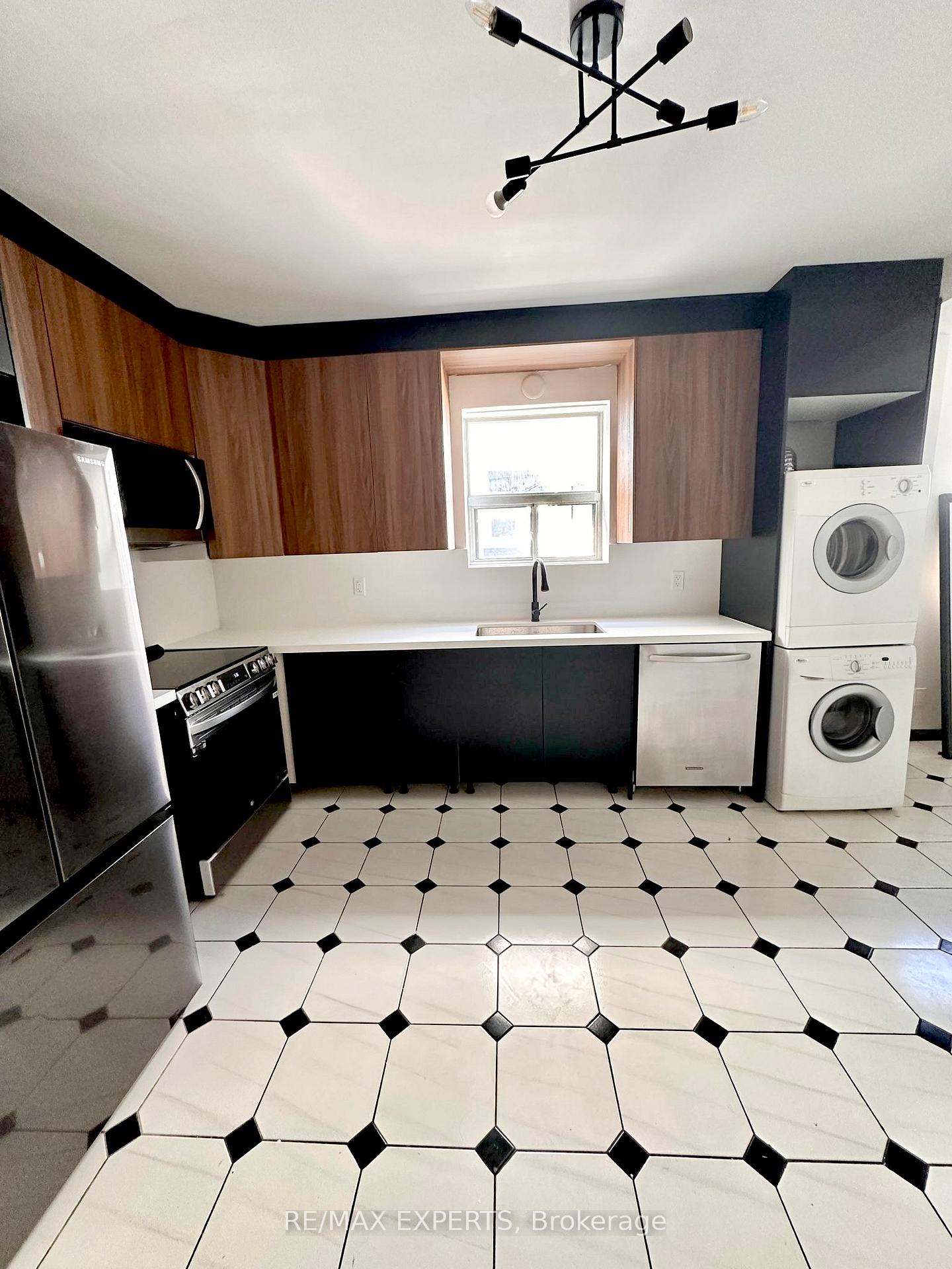 Photo 2 of Unit B, 345 Dovercourt Road, Toronto, Trinity-Bellwoods — HOMEH