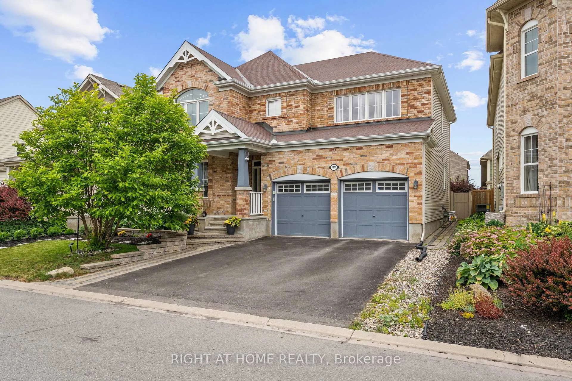 Photo 3 of 2209 Sunset Cove Circle, Ottawa, Barrhaven - Half Moon Bay — HOMEH