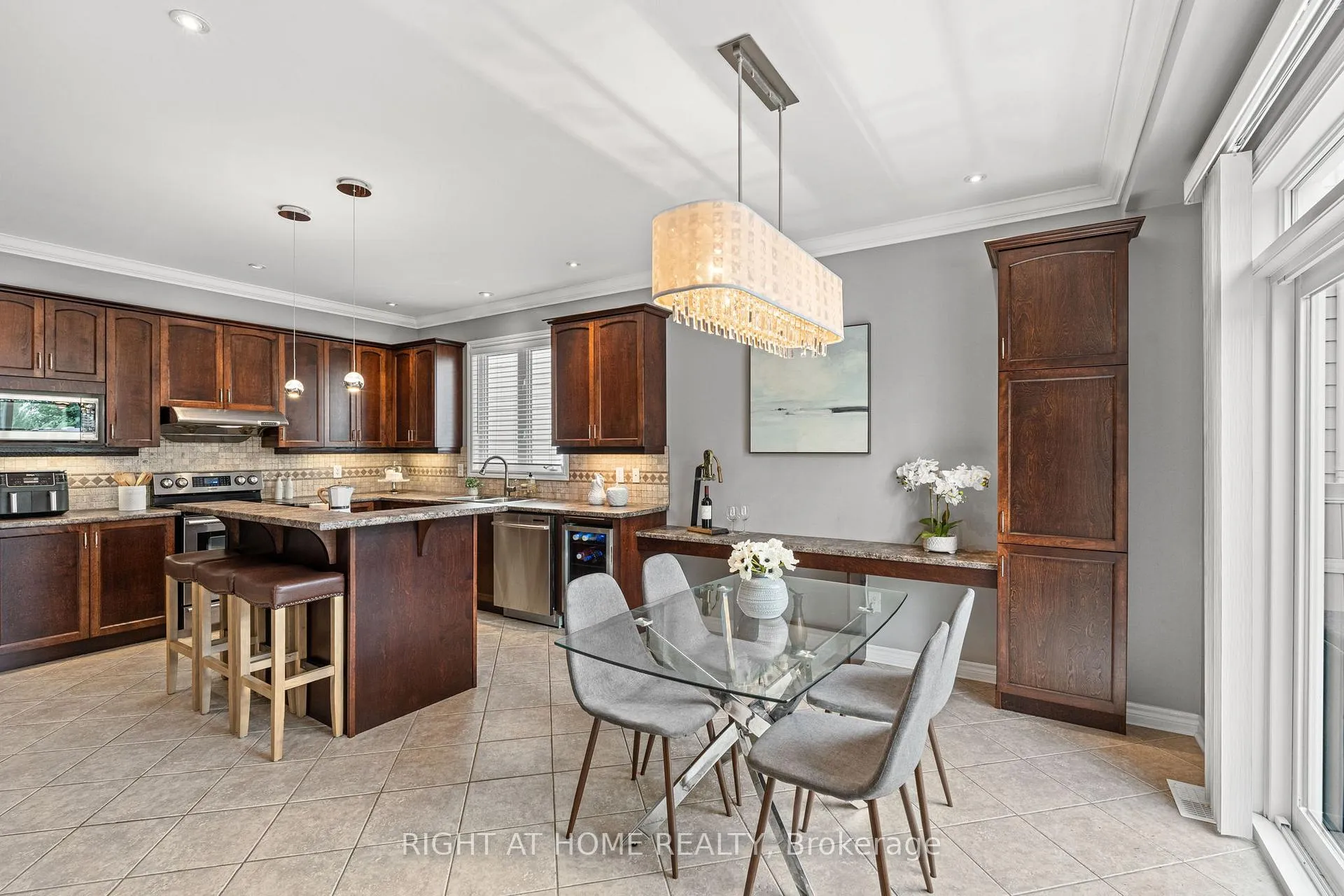 Photo 19 of 2209 Sunset Cove Circle, Ottawa, Barrhaven - Half Moon Bay — HOMEH