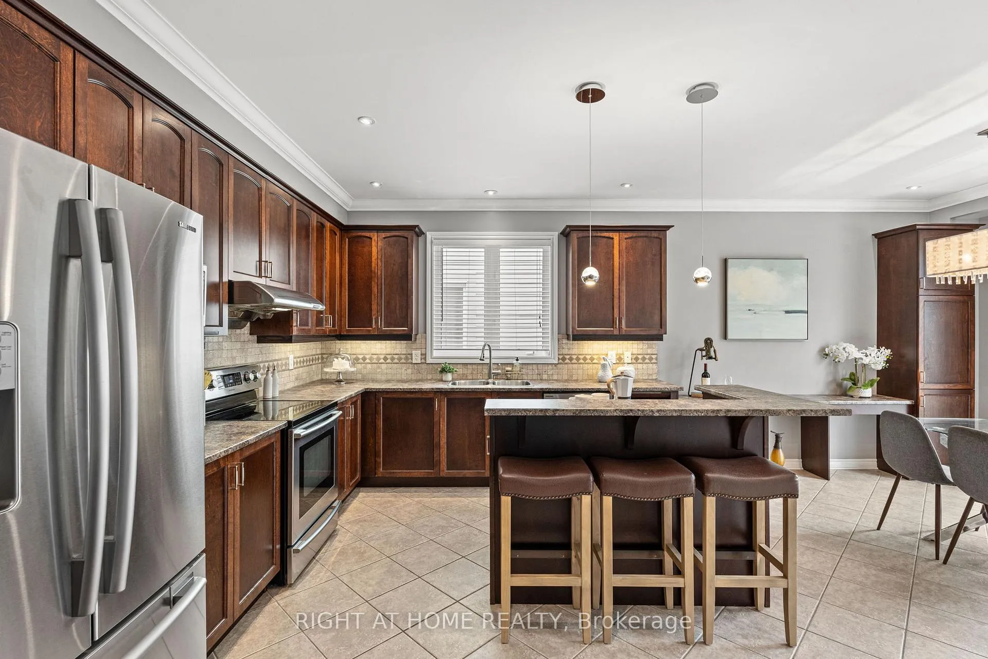 Photo 24 of 2209 Sunset Cove Circle, Ottawa, Barrhaven - Half Moon Bay — HOMEH