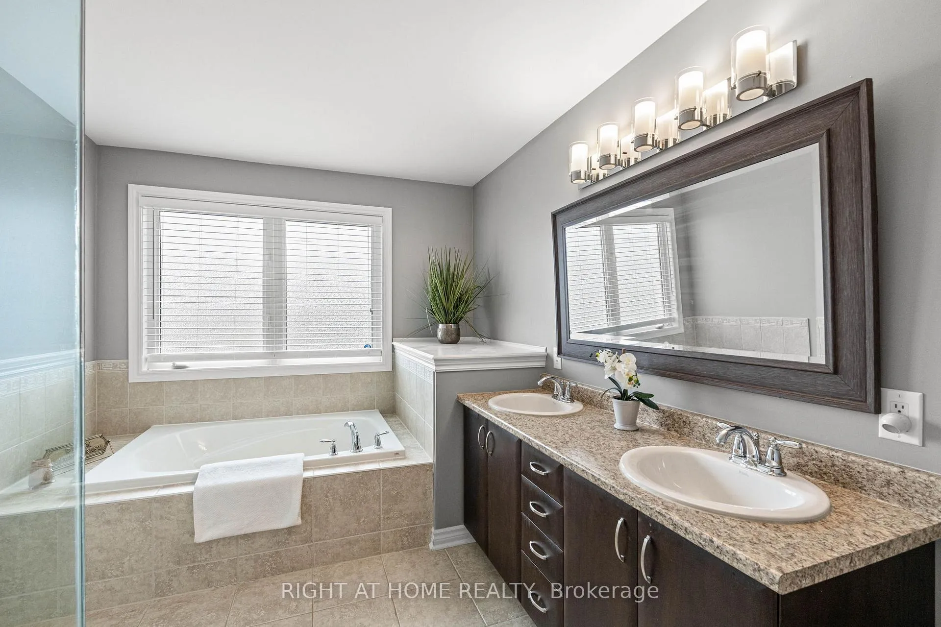 Photo 41 of 2209 Sunset Cove Circle, Ottawa, Barrhaven - Half Moon Bay — HOMEH