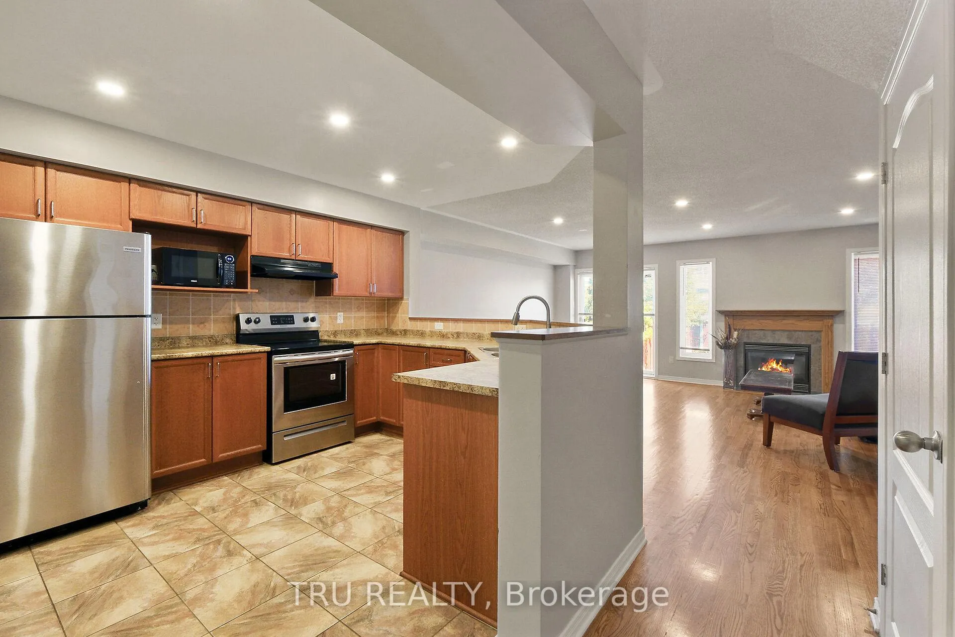 Photo 11 of 297 Freedom Private, Ottawa, Riverview Park — HOMEH