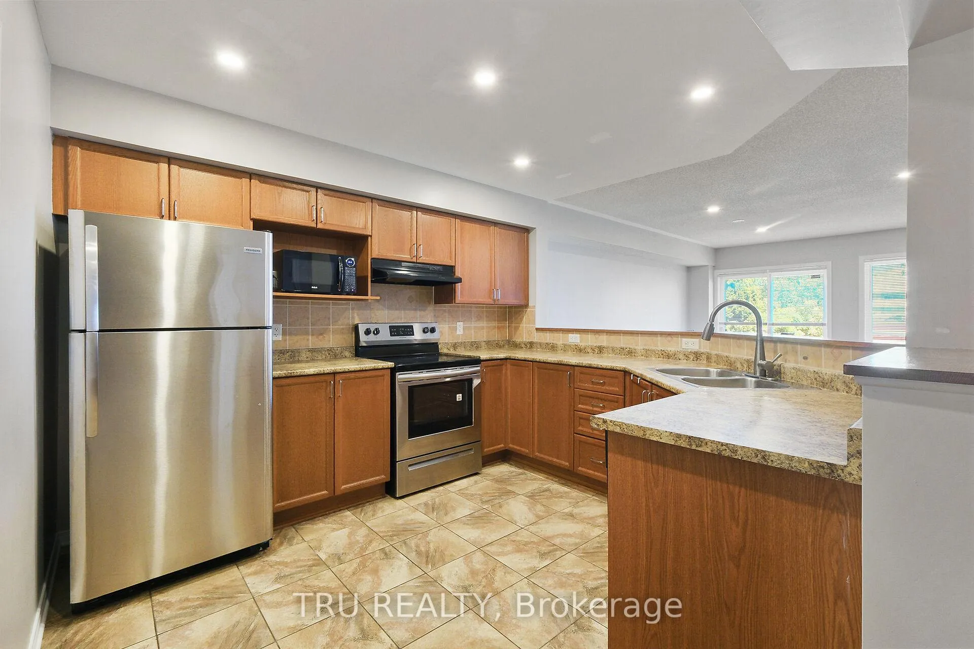 Photo 13 of 297 Freedom Private, Ottawa, Riverview Park — HOMEH