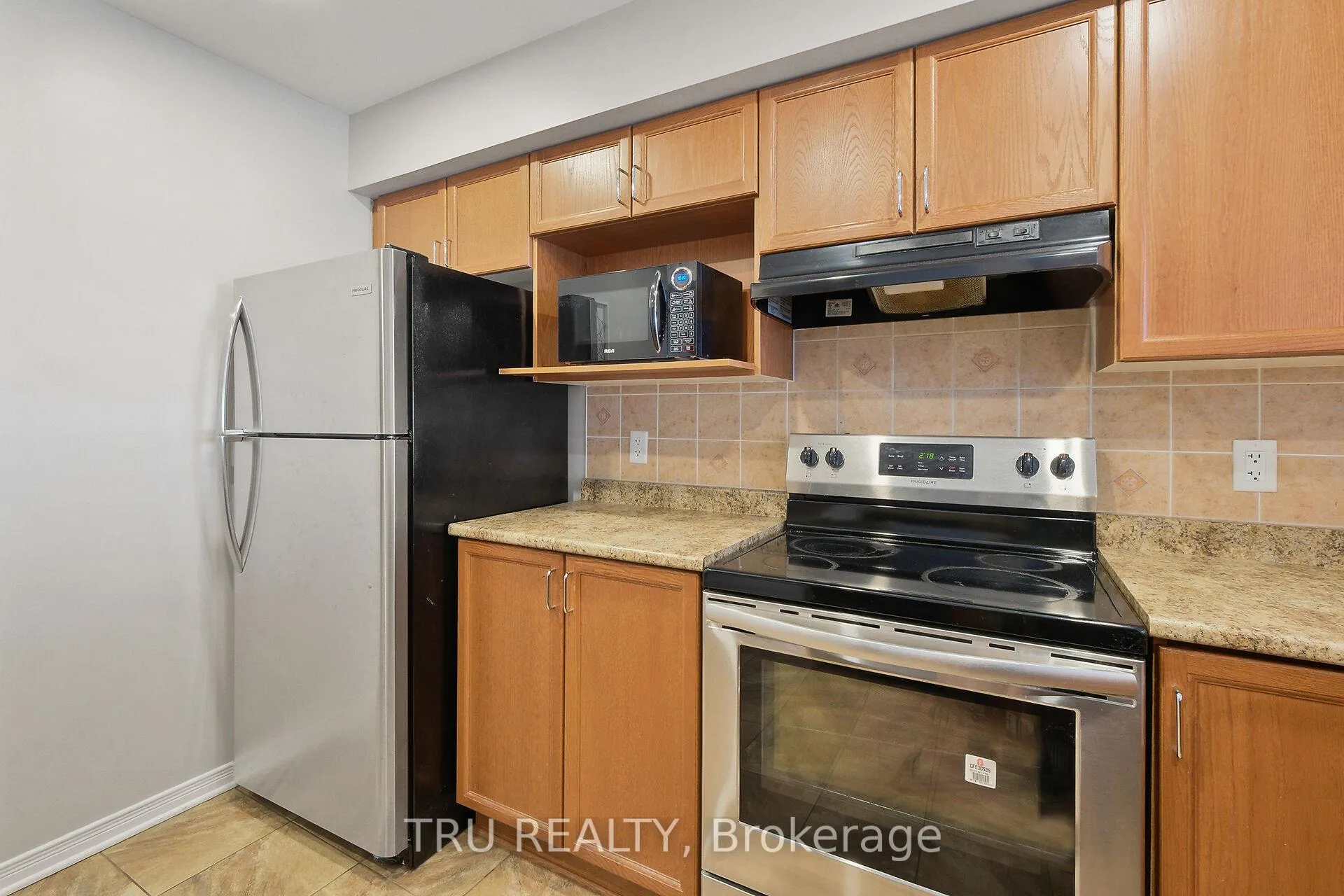 Photo 16 of 297 Freedom Private, Ottawa, Riverview Park — HOMEH