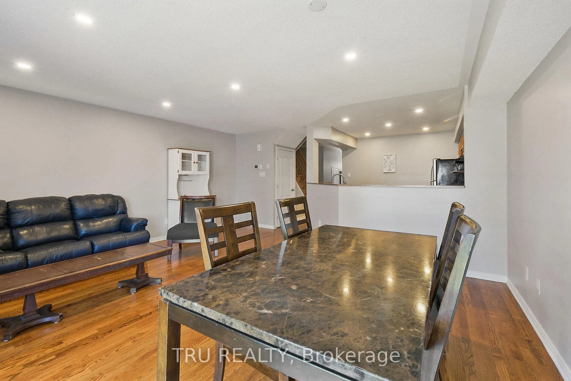 Photo 27 of 297 Freedom Private, Ottawa, Riverview Park — HOMEH