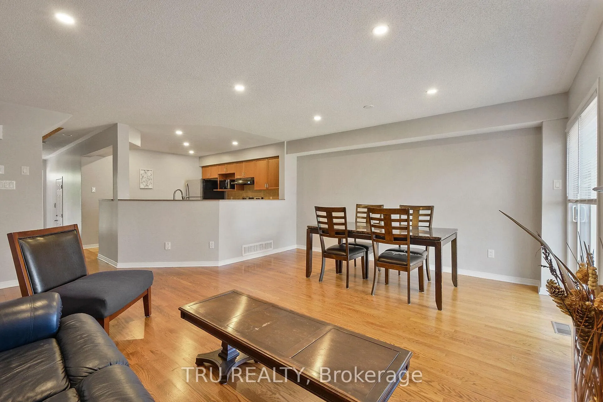 Photo 30 of 297 Freedom Private, Ottawa, Riverview Park — HOMEH