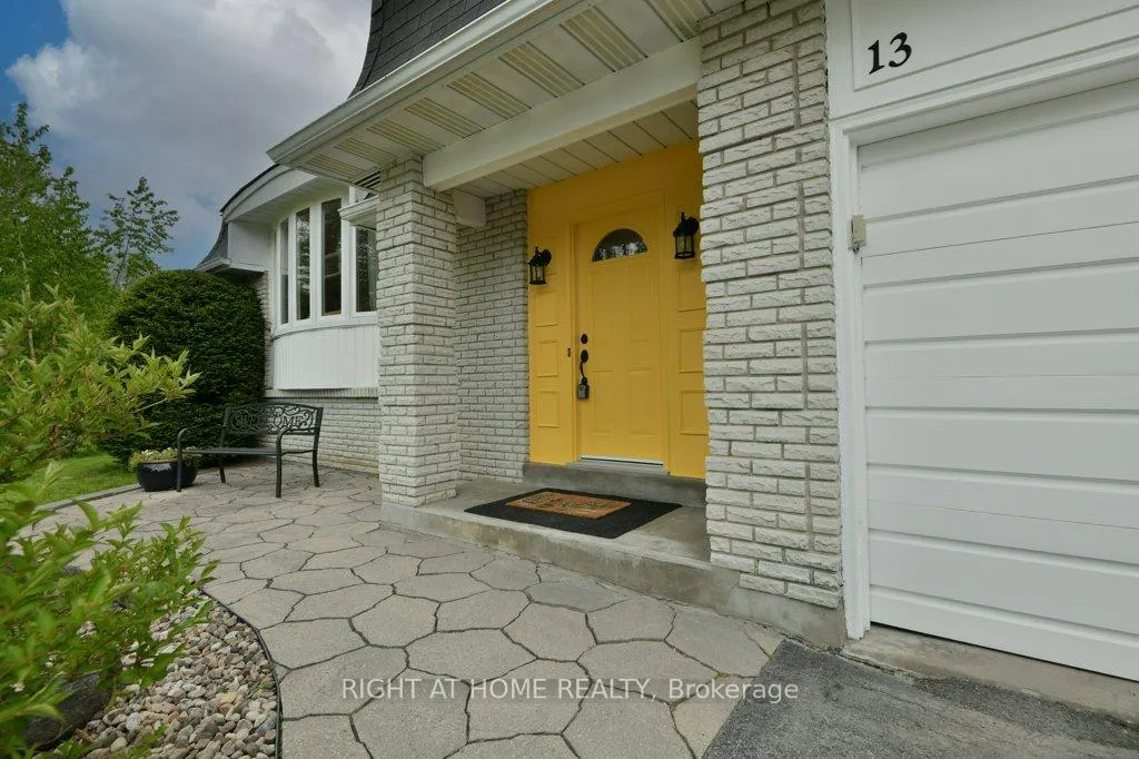 Photo 5 of 13 Northpark Drive, Ottawa, Blackburn Hamlet — HOMEH