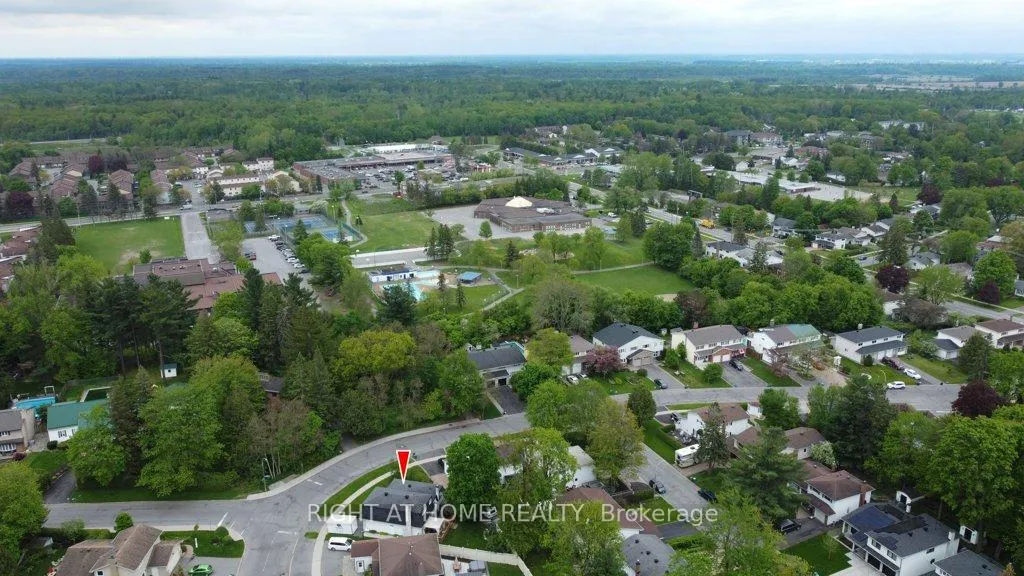 Photo 8 of 13 Northpark Drive, Ottawa, Blackburn Hamlet — HOMEH
