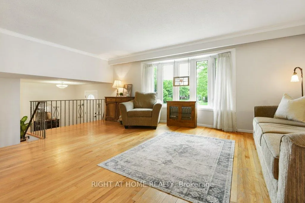 Photo 11 of 13 Northpark Drive, Ottawa, Blackburn Hamlet — HOMEH