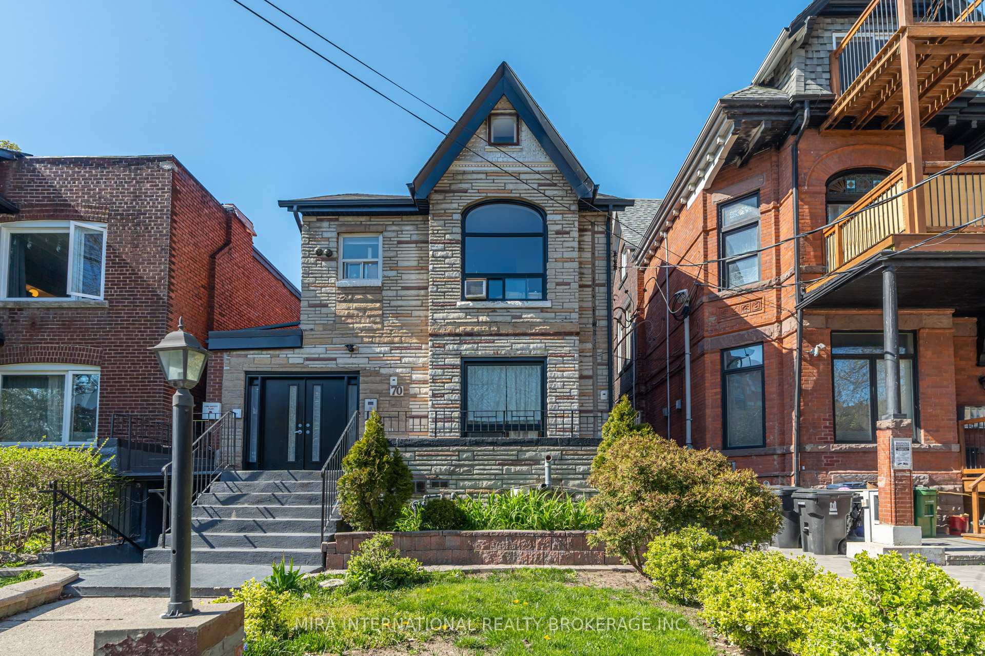 Front of Unit B3, 70 Melbourne Avenue