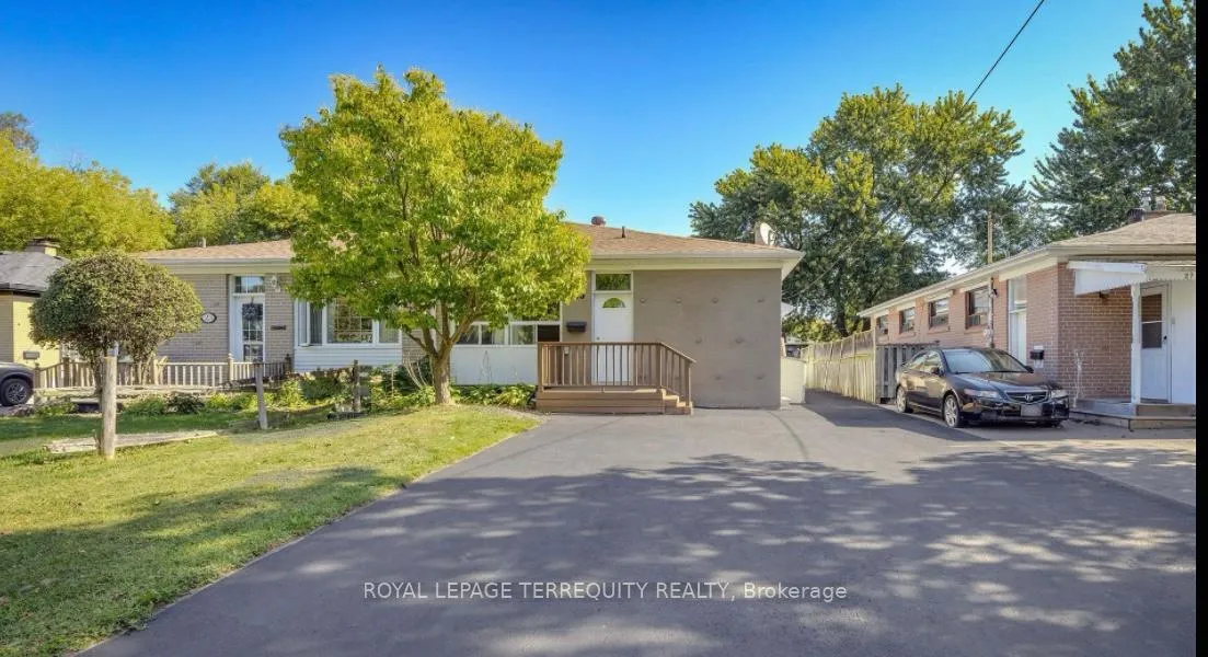 Photo 1 of 25 Bailey Crescent, Aurora, Aurora Highlands — HOMEH