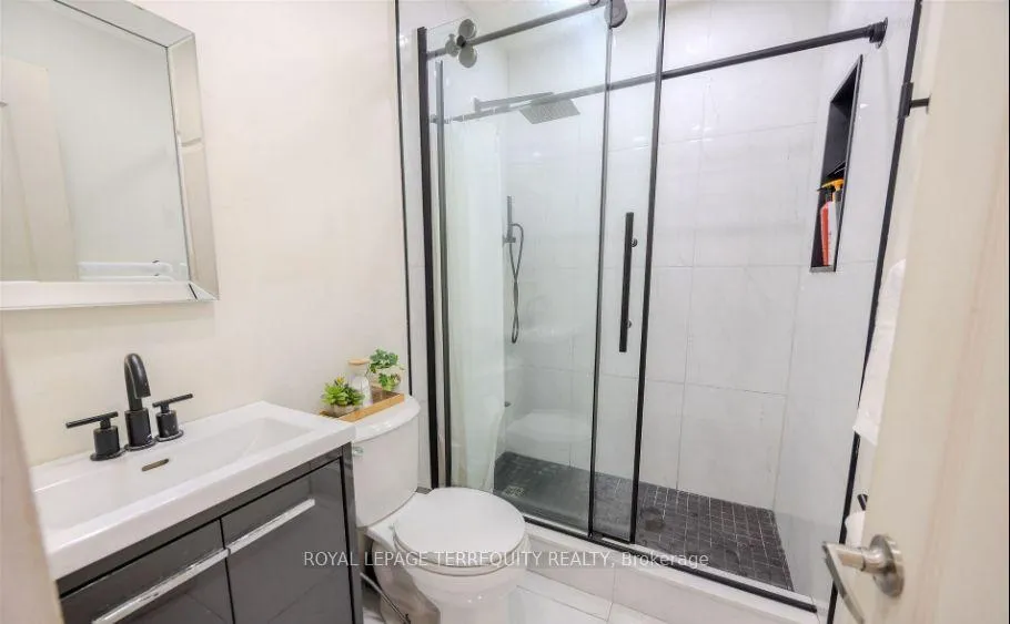 Photo 14 of 25 Bailey Crescent, Aurora, Aurora Highlands — HOMEH