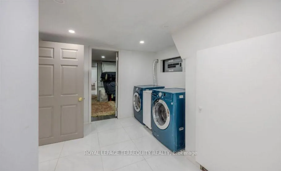 Photo 16 of 25 Bailey Crescent, Aurora, Aurora Highlands — HOMEH