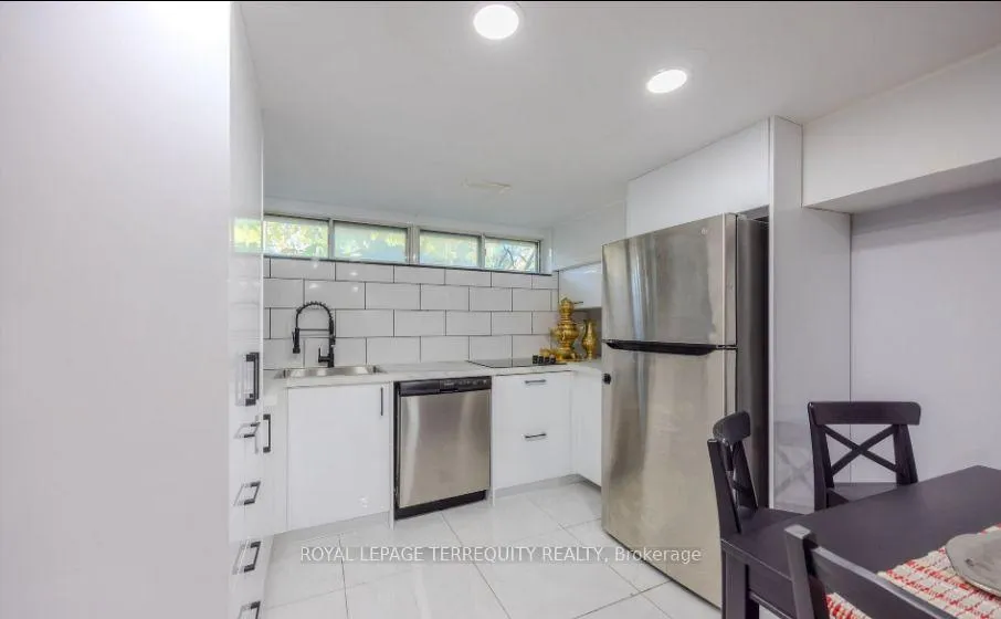 Photo 17 of 25 Bailey Crescent, Aurora, Aurora Highlands — HOMEH