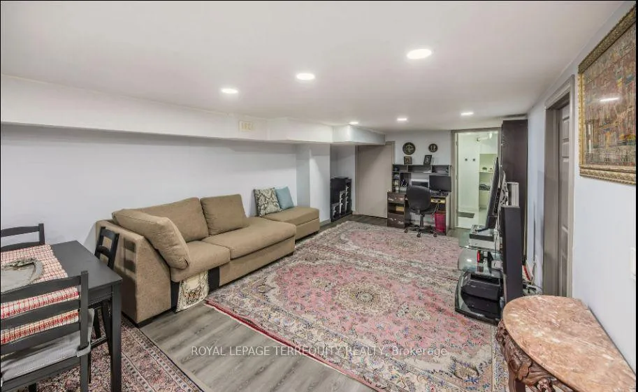 Photo 18 of 25 Bailey Crescent, Aurora, Aurora Highlands — HOMEH