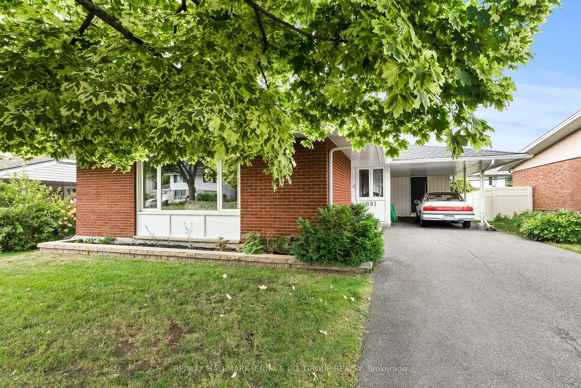 Front of 691 Fielding Drive