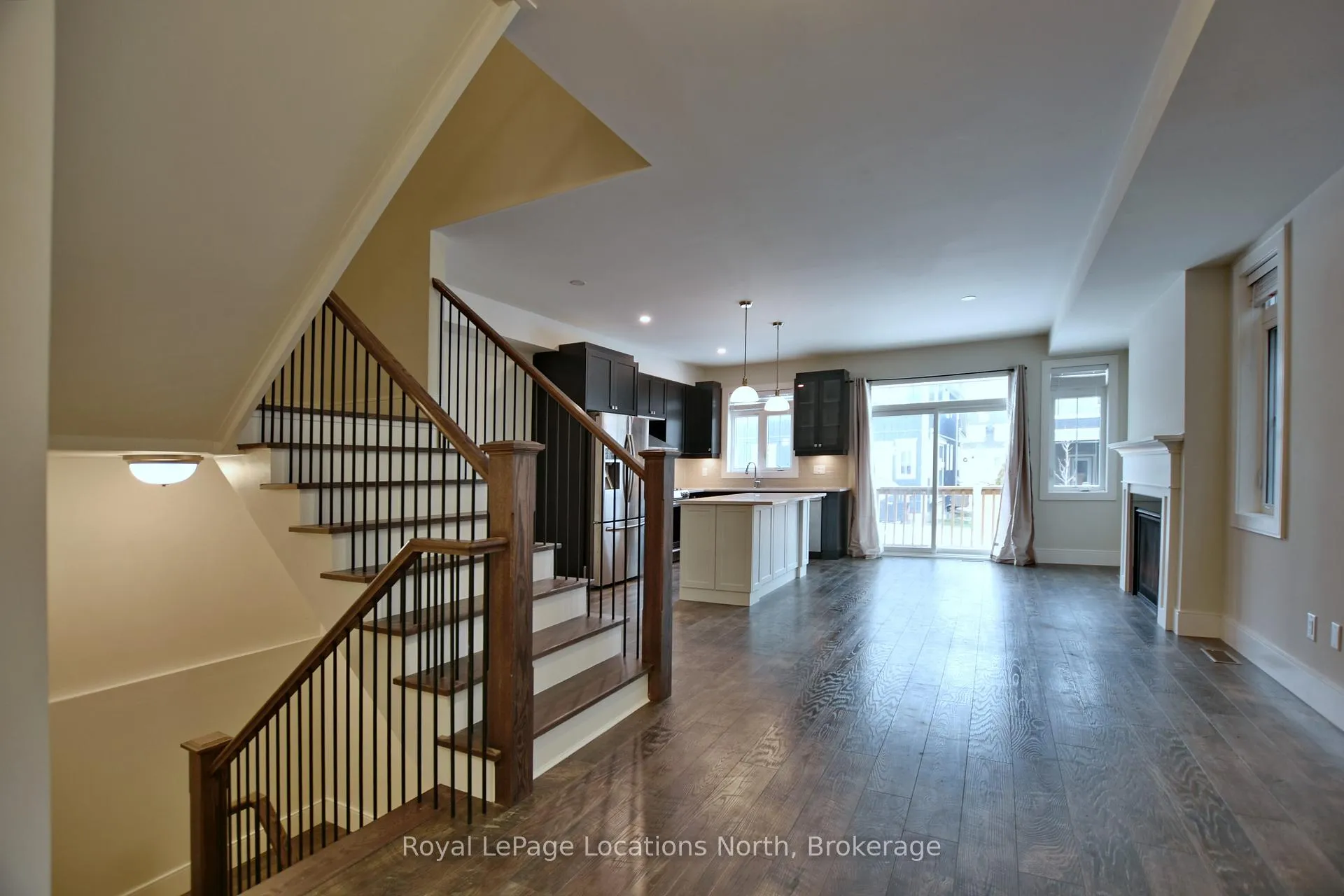 Photo 3 of 185 Yellow Birch Crescent, Blue Mountains — HOMEH