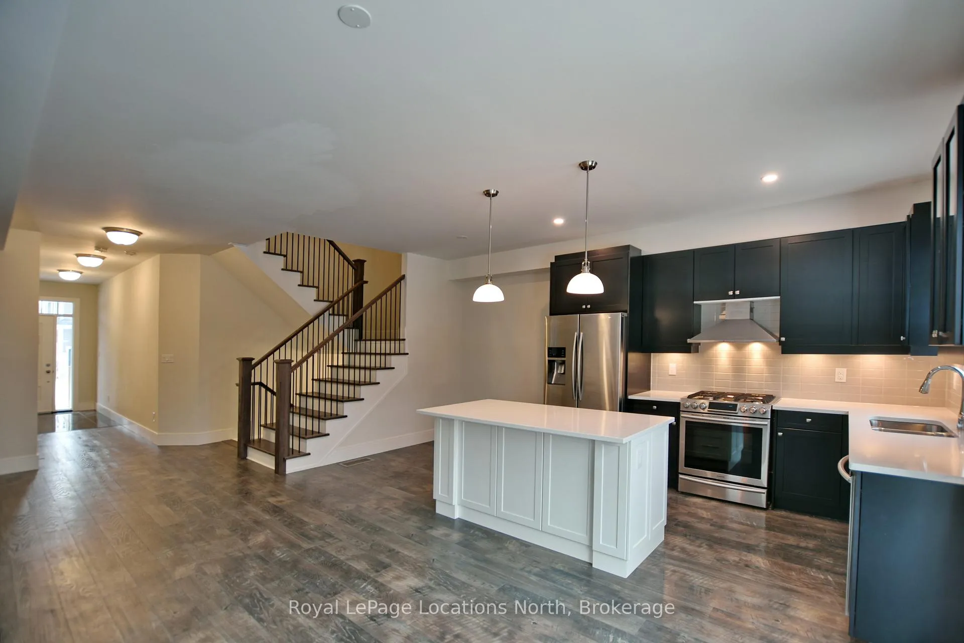 Photo 9 of 185 Yellow Birch Crescent, Blue Mountains — HOMEH