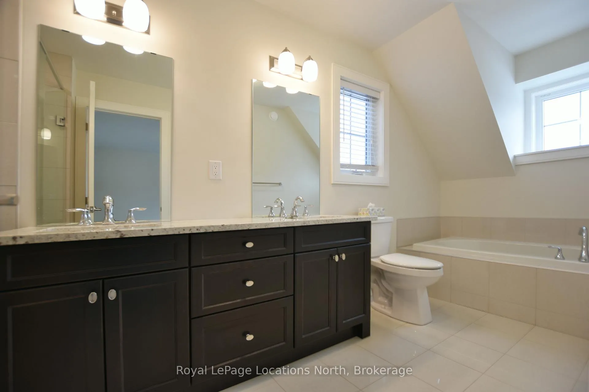 Photo 18 of 185 Yellow Birch Crescent, Blue Mountains — HOMEH