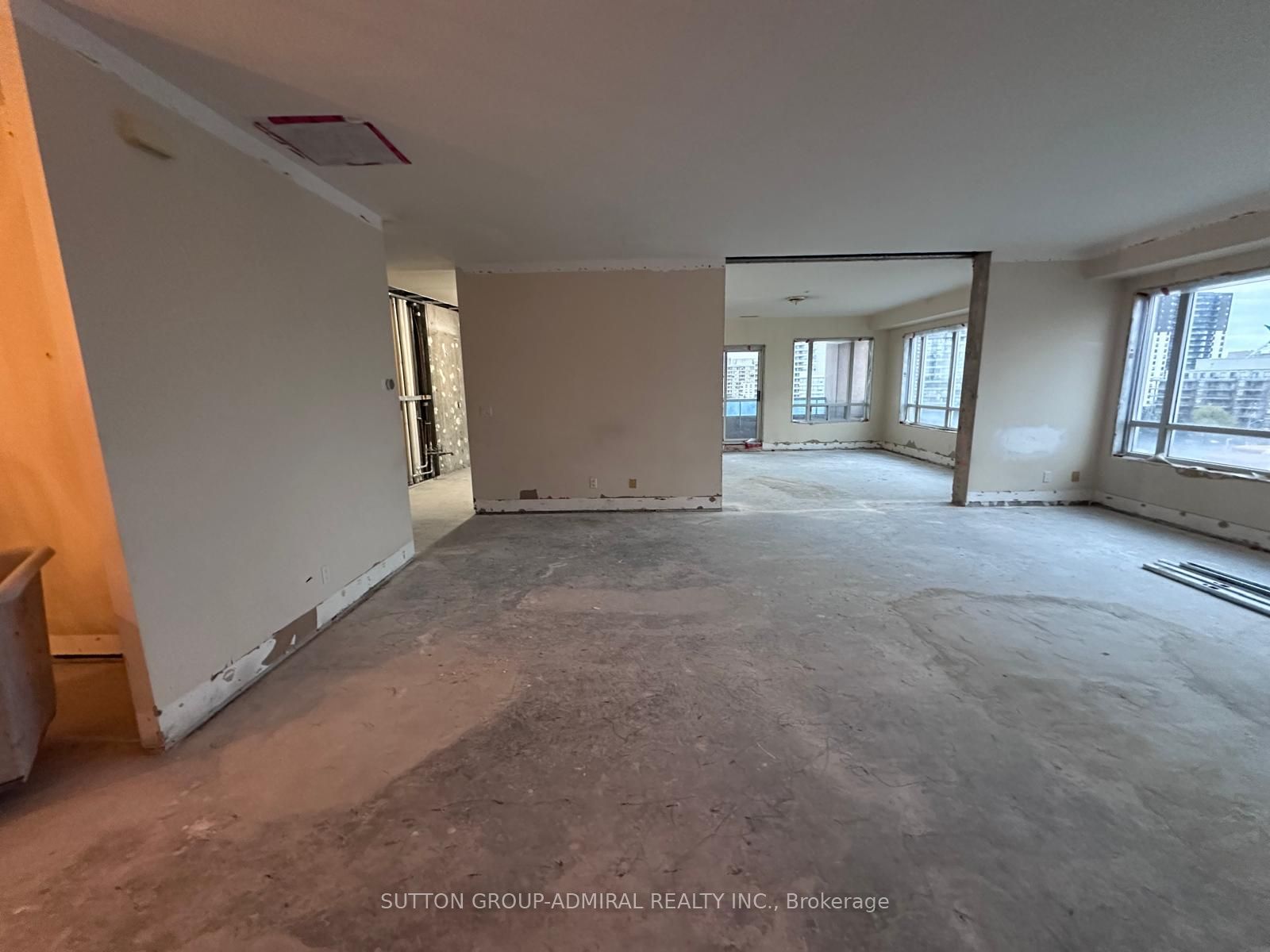 Photo 33 of Unit 702, 1 Cordoba Drive, Vaughan, Lakeview Estates — HOMEH