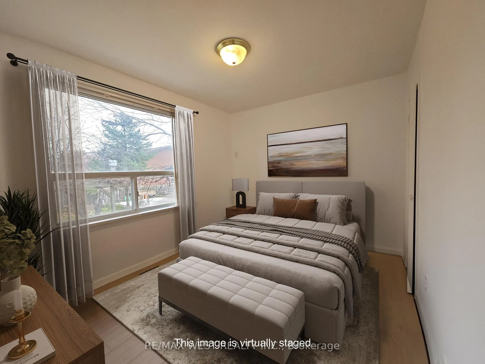 Photo 12 of 30 Golfwood Heights, Etobicoke, Kingsview Village-The Westway — HOMEH
