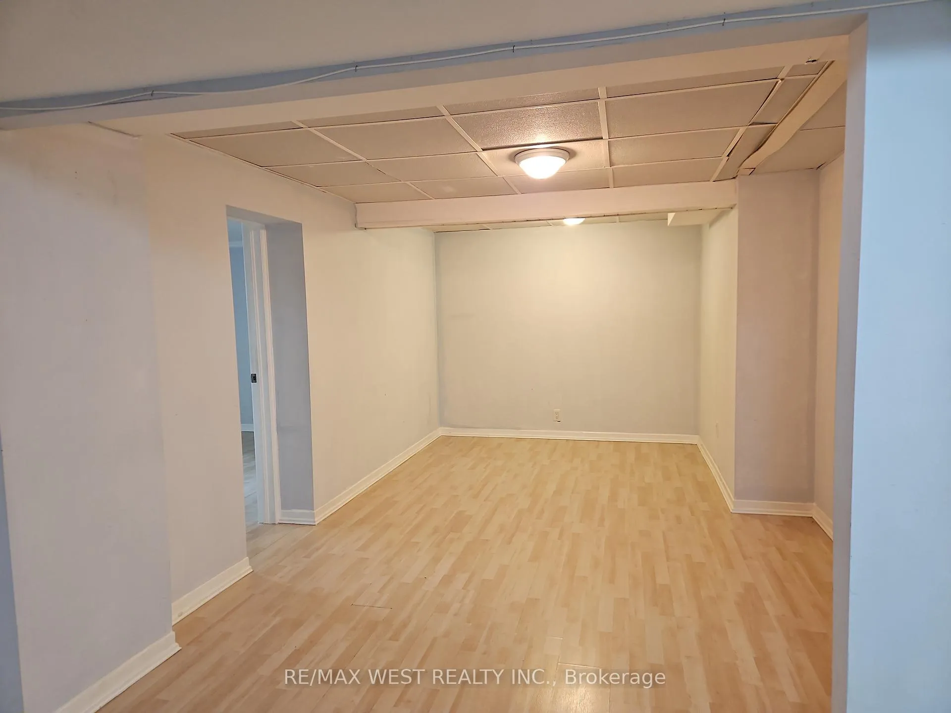 Photo 17 of 30 Golfwood Heights, Etobicoke, Kingsview Village-The Westway — HOMEH