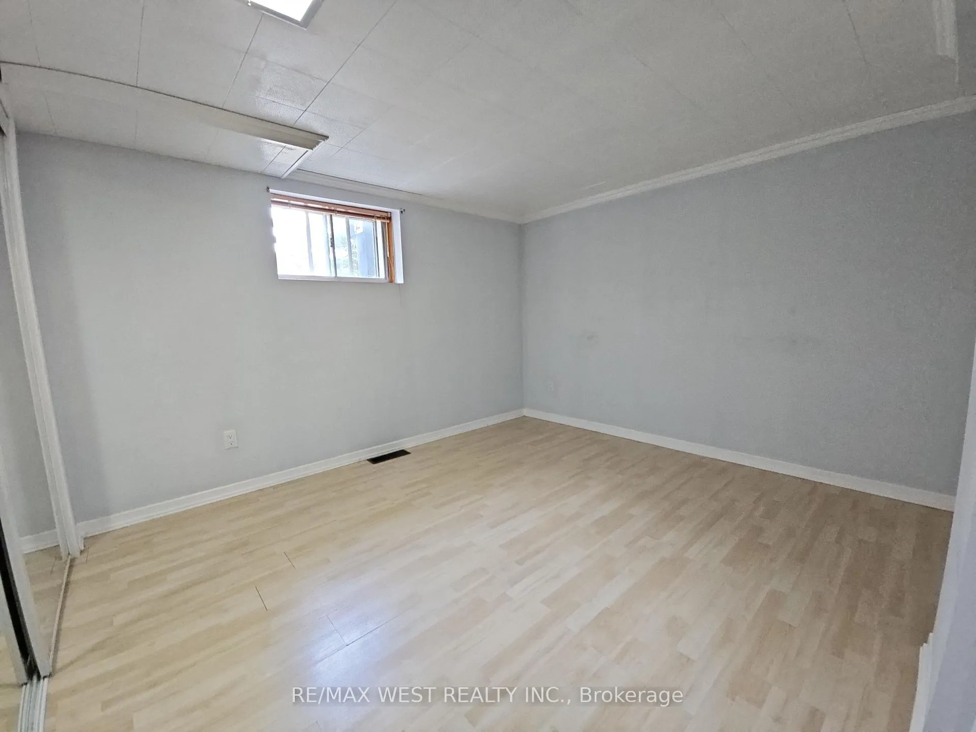 Photo 21 of 30 Golfwood Heights, Etobicoke, Kingsview Village-The Westway — HOMEH