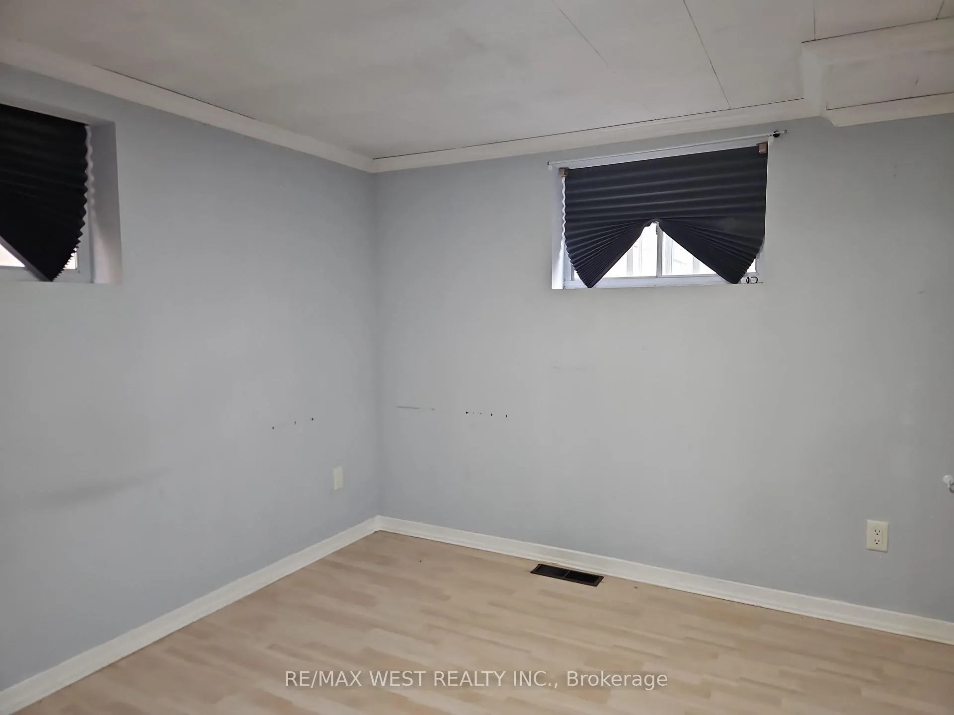 Photo 22 of 30 Golfwood Heights, Etobicoke, Kingsview Village-The Westway — HOMEH