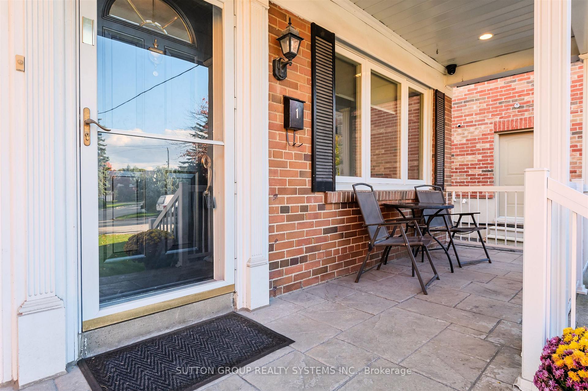 Photo 3 of 1 Elmlea Road, Etobicoke, Humber Heights — HOMEH