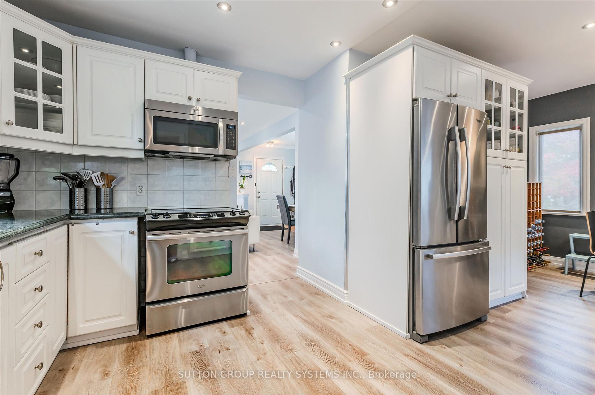 Photo 11 of 1 Elmlea Road, Etobicoke, Humber Heights — HOMEH