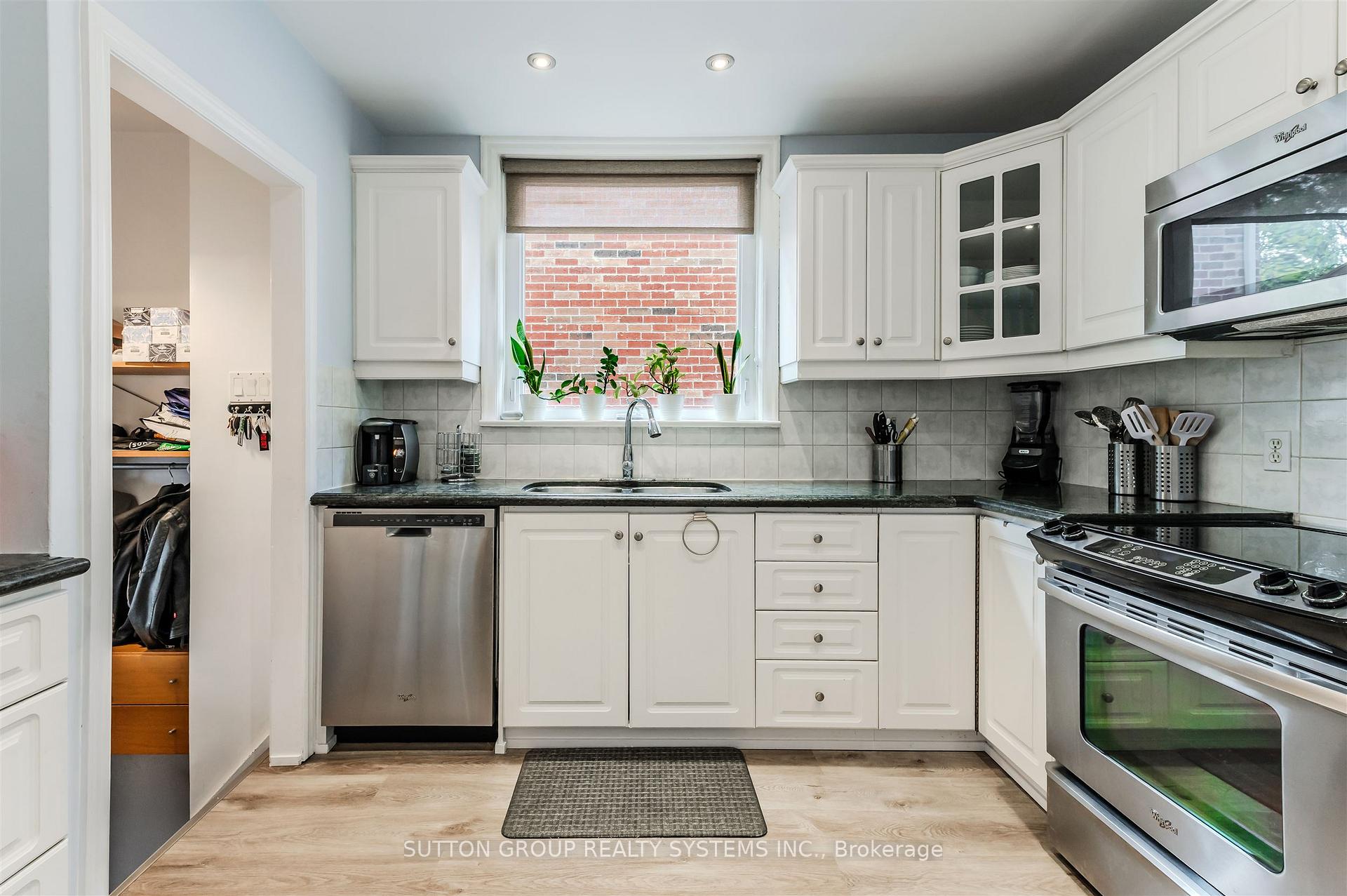 Photo 12 of 1 Elmlea Road, Etobicoke, Humber Heights — HOMEH