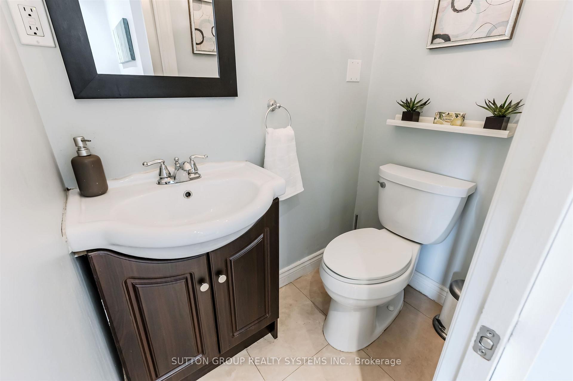 Photo 18 of 1 Elmlea Road, Etobicoke, Humber Heights — HOMEH
