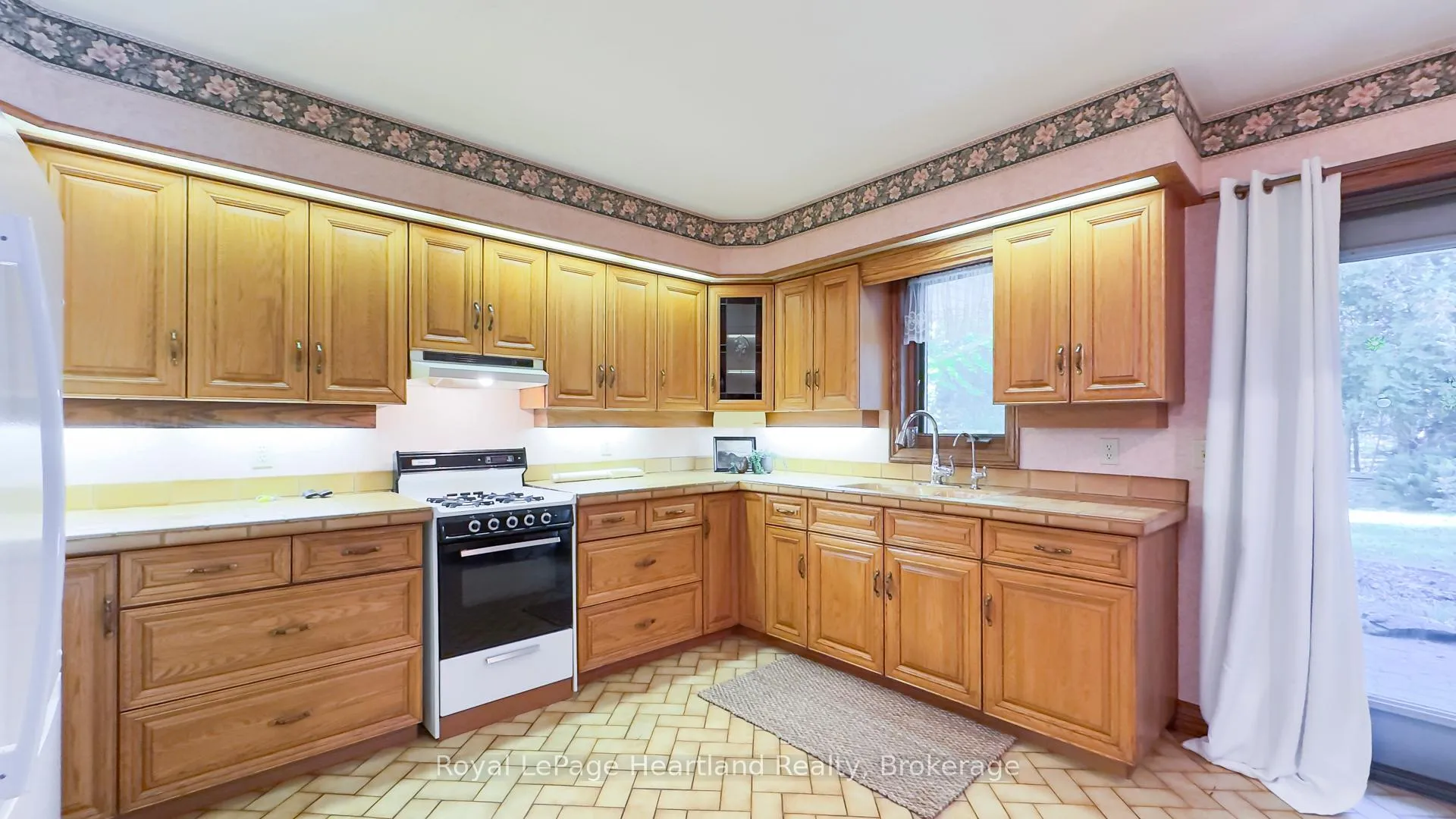 Photo 20 of 81364 Champlain Boulevard, Ashfield-Colborne-Wawanosh, Colborne — HOMEH