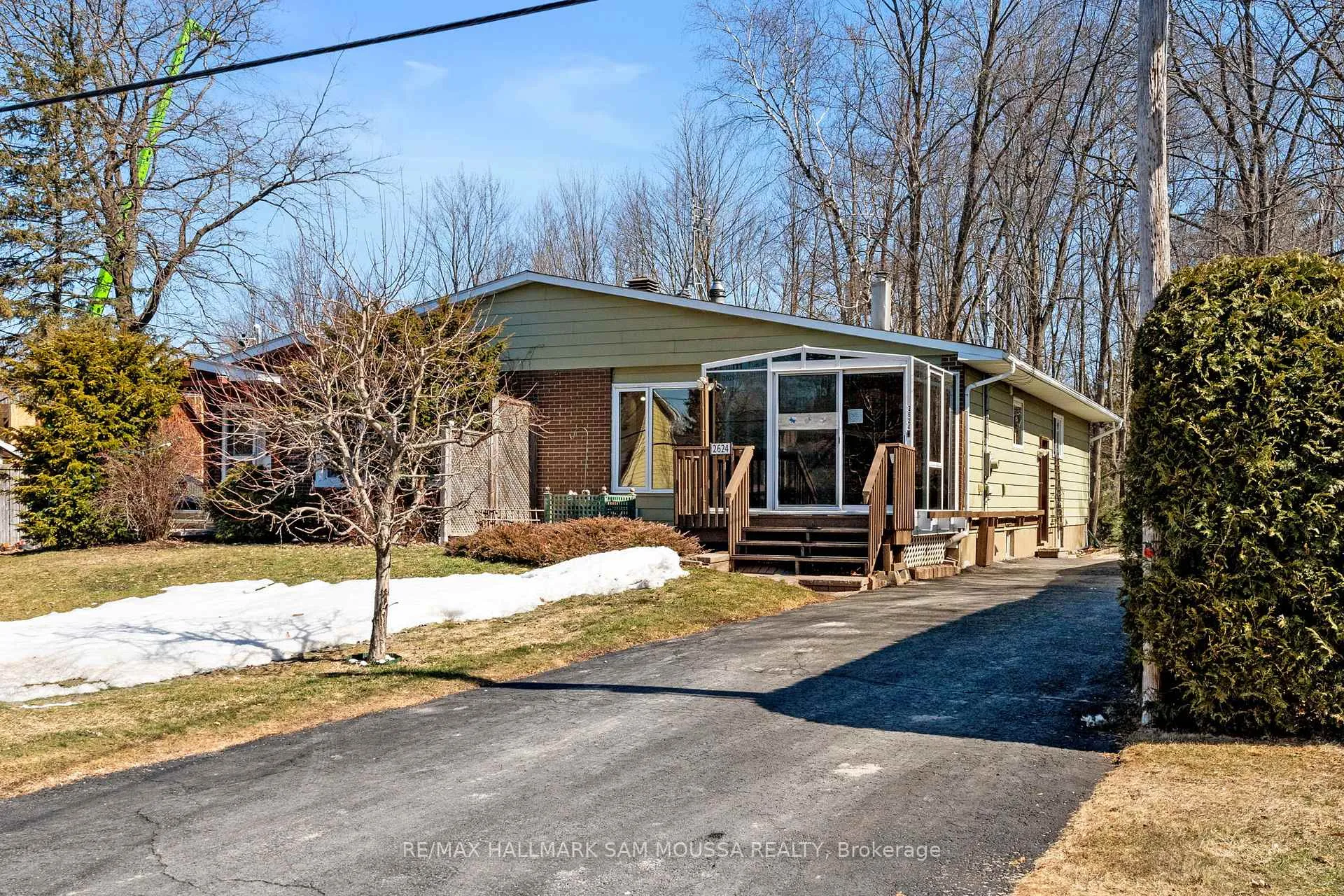 Photo 2 of 2624 Cleroux Crescent, Ottawa, Blackburn Hamlet (South) — HOMEH