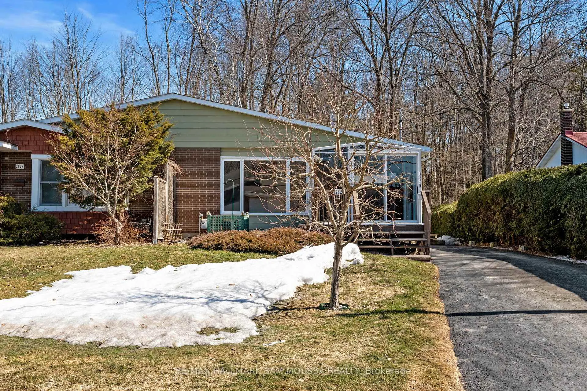 Photo 4 of 2624 Cleroux Crescent, Ottawa, Blackburn Hamlet (South) — HOMEH